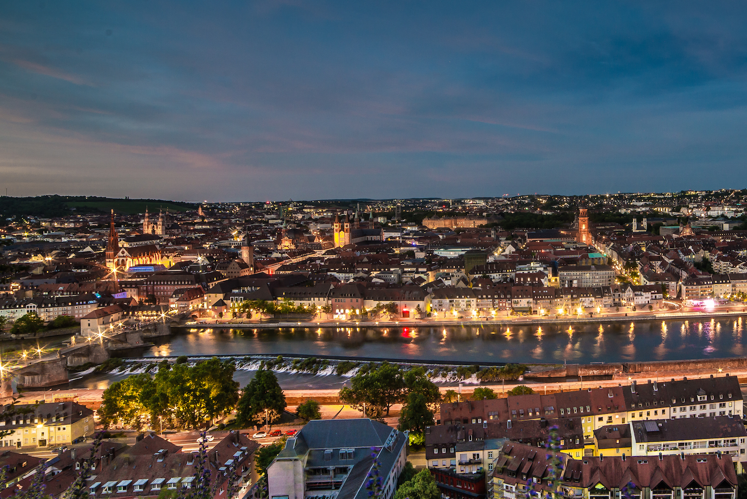 04Stadtblick2_PascalHoefig Abenddämmerung über Würzburg. – Foto: Pascal Höfig