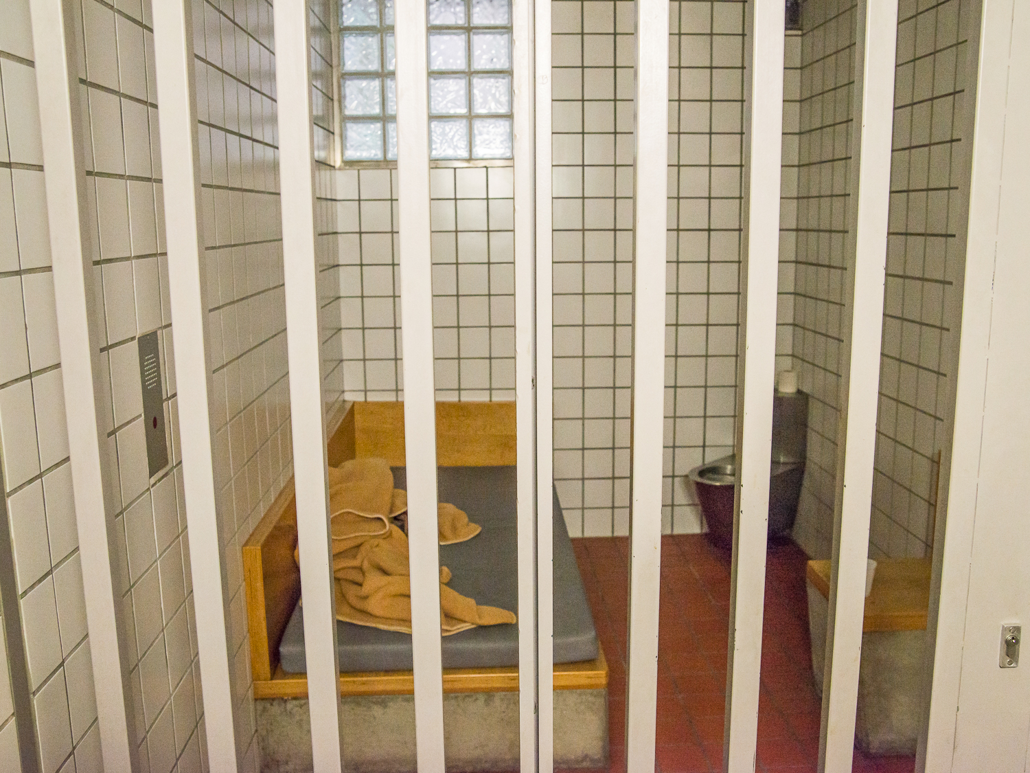 Ausnüchterungszelle_Zelle1.jpg Arrestzelle bei der Polizei - Symbolbild: Pascal Höfig