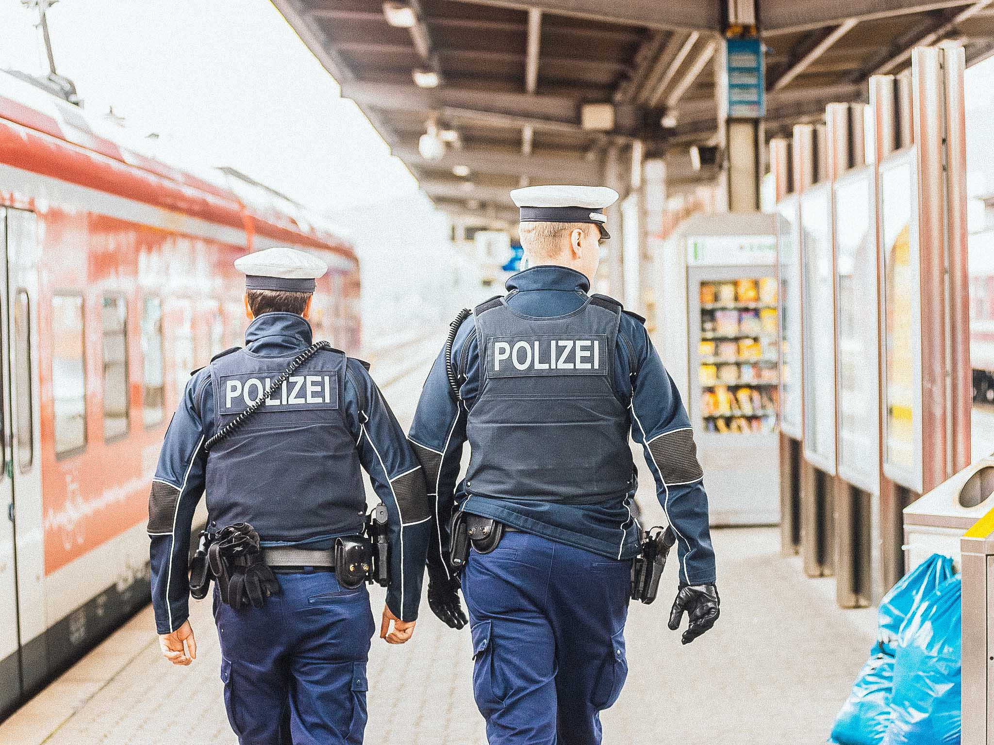 Bundespolizei_Bahnhof_05 Beamte der Bundespolizei Würzburg am Hauptbahnhof Würzburg- Symbolfoto: Pascal Höfig
