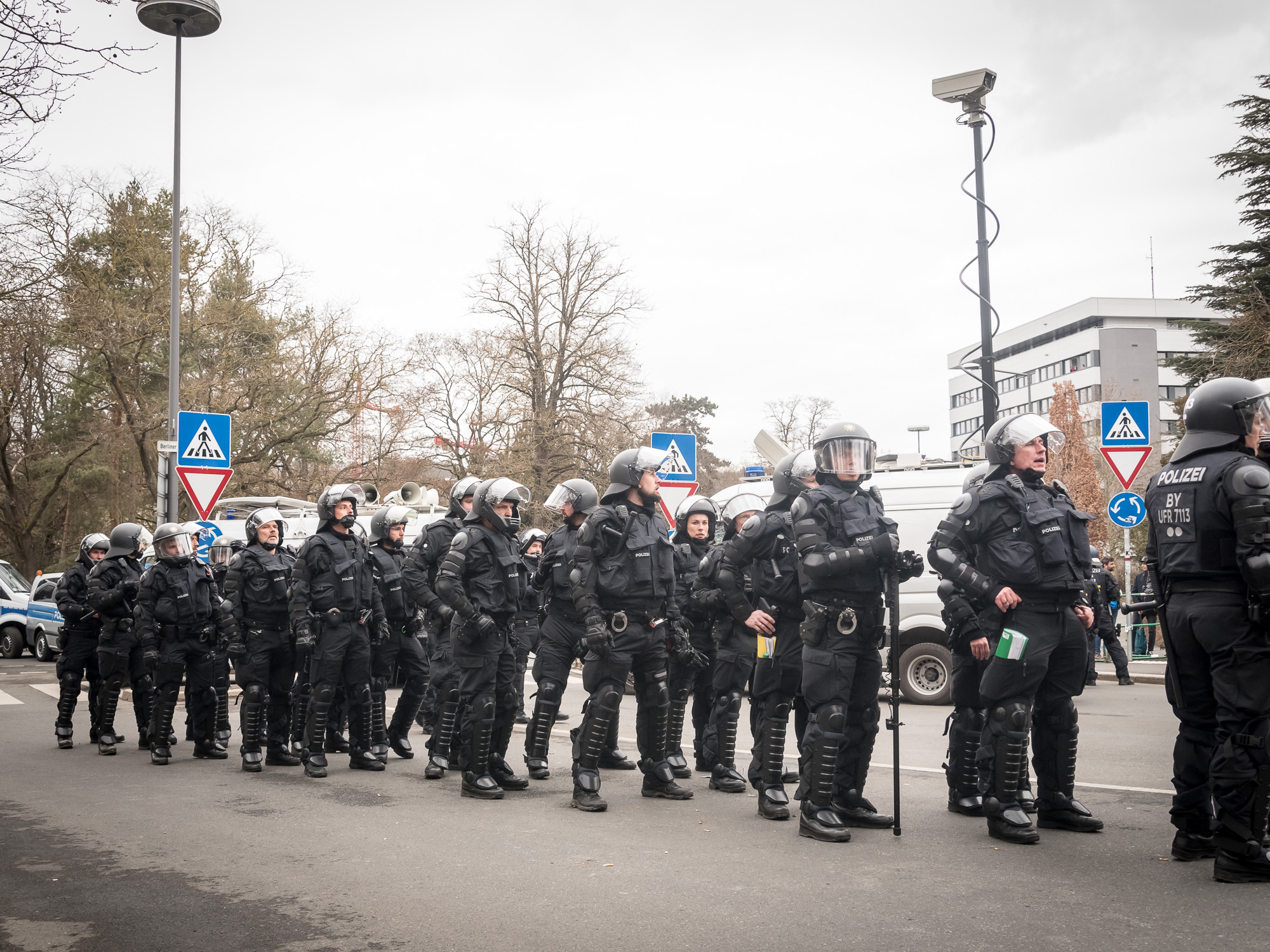 Demo18Febr-5 Die Polizei war mit zahlreichen Unterstützungskräften im Einsatz - Foto: Pascal Höfig