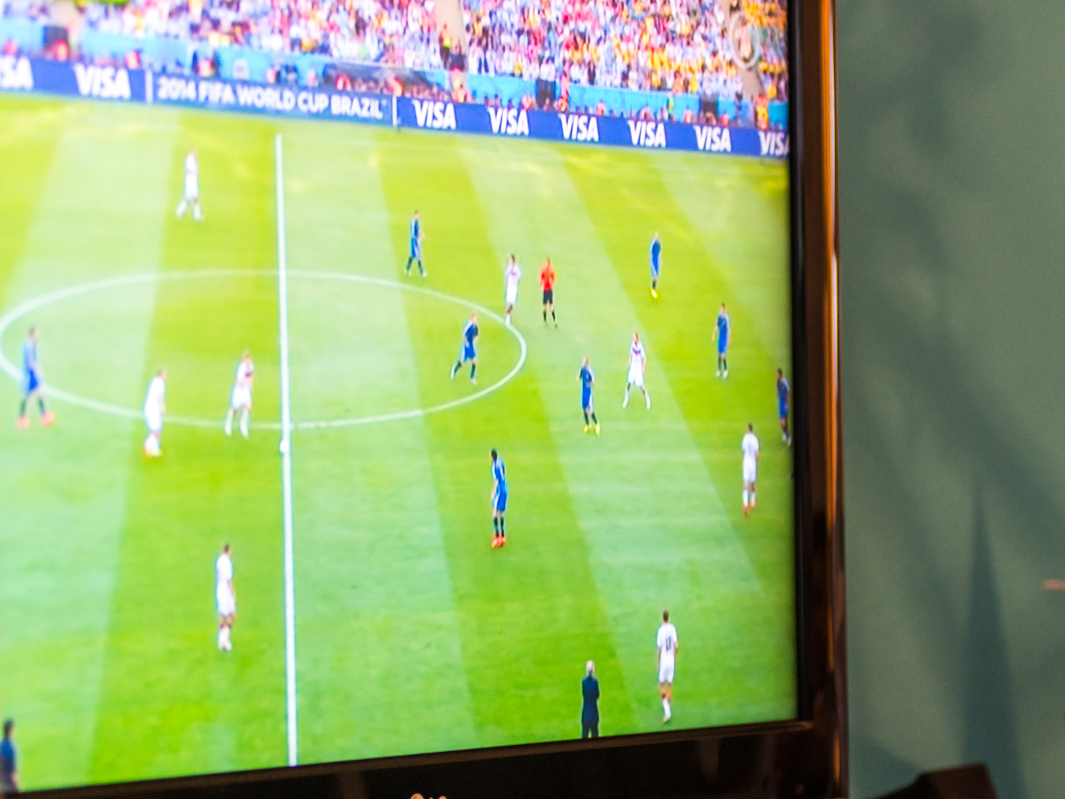Fernseher Fussball im Fernsehen – Symbolfoto: Pascal Höfig