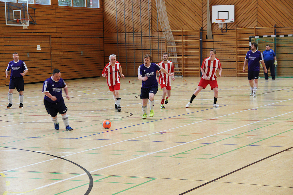 Integratives-Fussballturnier_2.jpg Die Teams lieferten sich ein spannendes Match - Foto: Lebenshilfe Schweinfurt