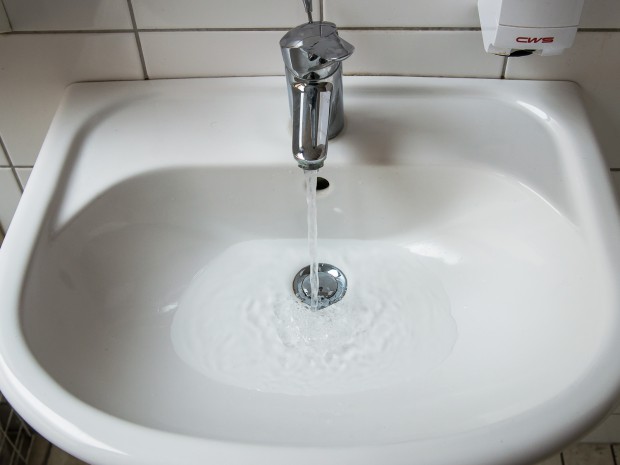 Waschbecken_Wasser-2-von-2-620×465.jpg Symbolbild Wasser: Pascal Höfig