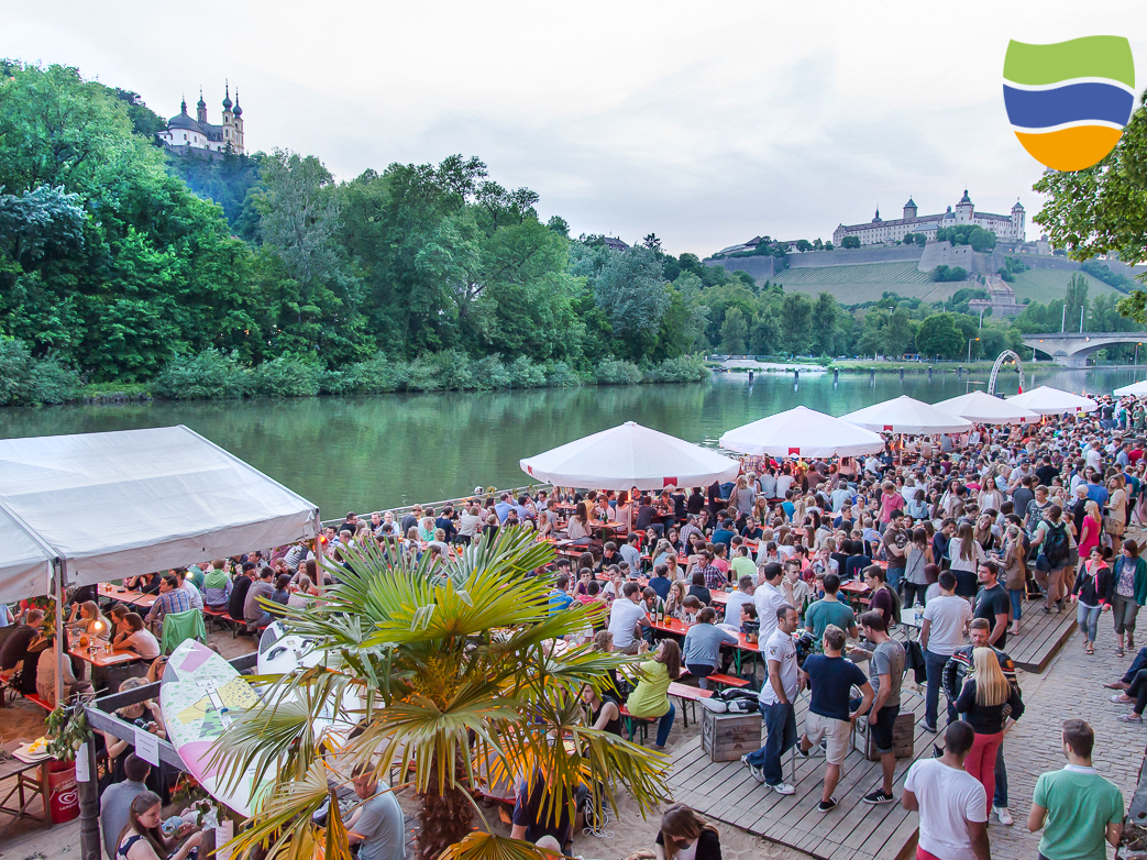 WeinstrandmitLogo Der Würzburger Weinstrand beginnt am 19. Juni. Foto: Würzburg erleben