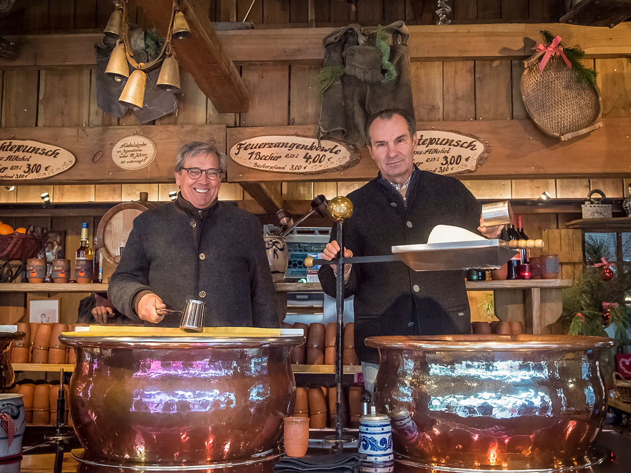 Feuerzangenbowle_Distel_2048 Flexible Arbeitszeiten und fairer Stundenlohn: Distel Feuerzangenbowle sucht Unterstützung auf dem Weihnachtsmarkt. Foto: Pascal Höfig