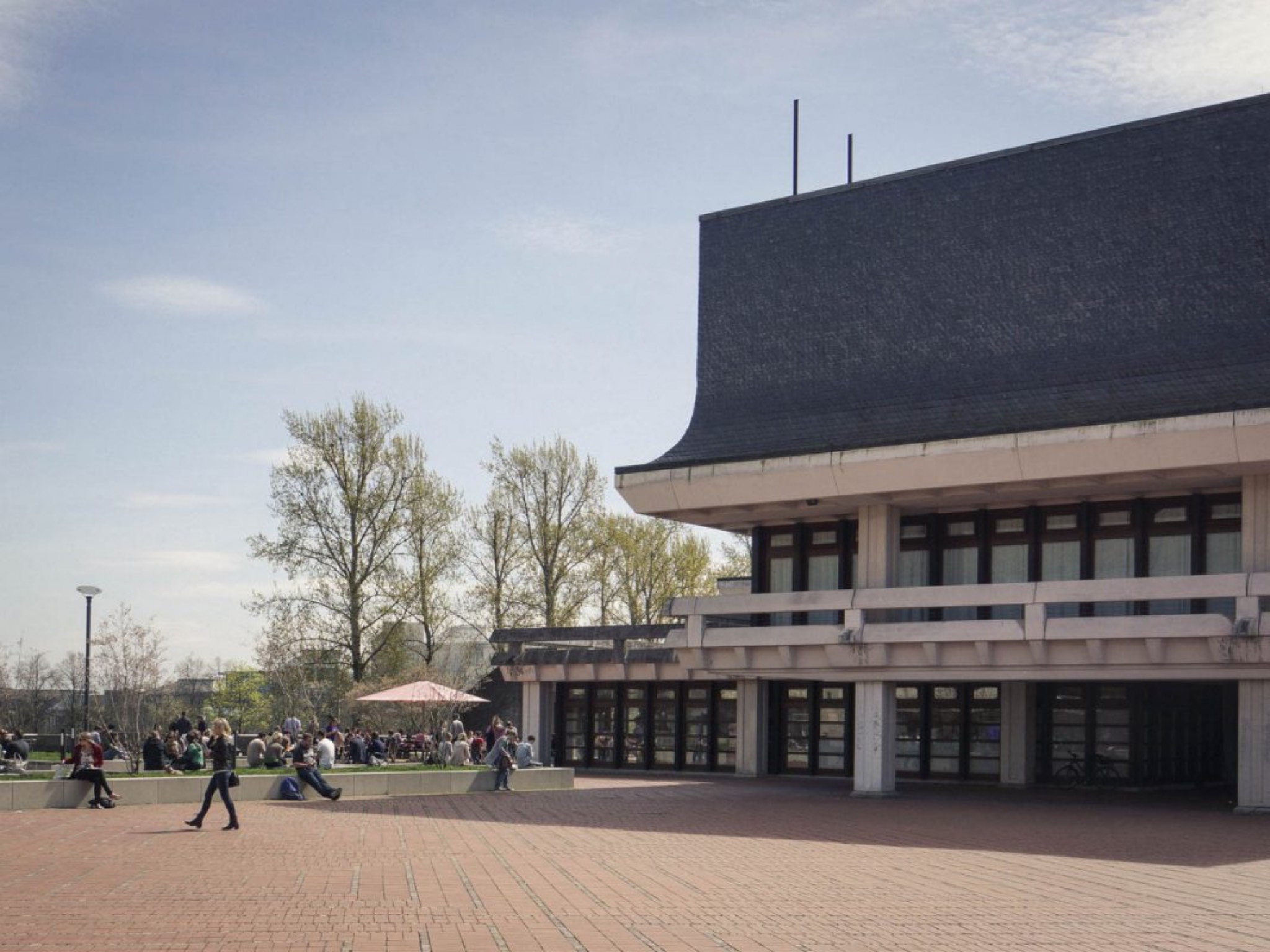 Unimensa_Hubland-2048×1536 Mensa der Universität am Hubland. Foto: Dominik Ziegler