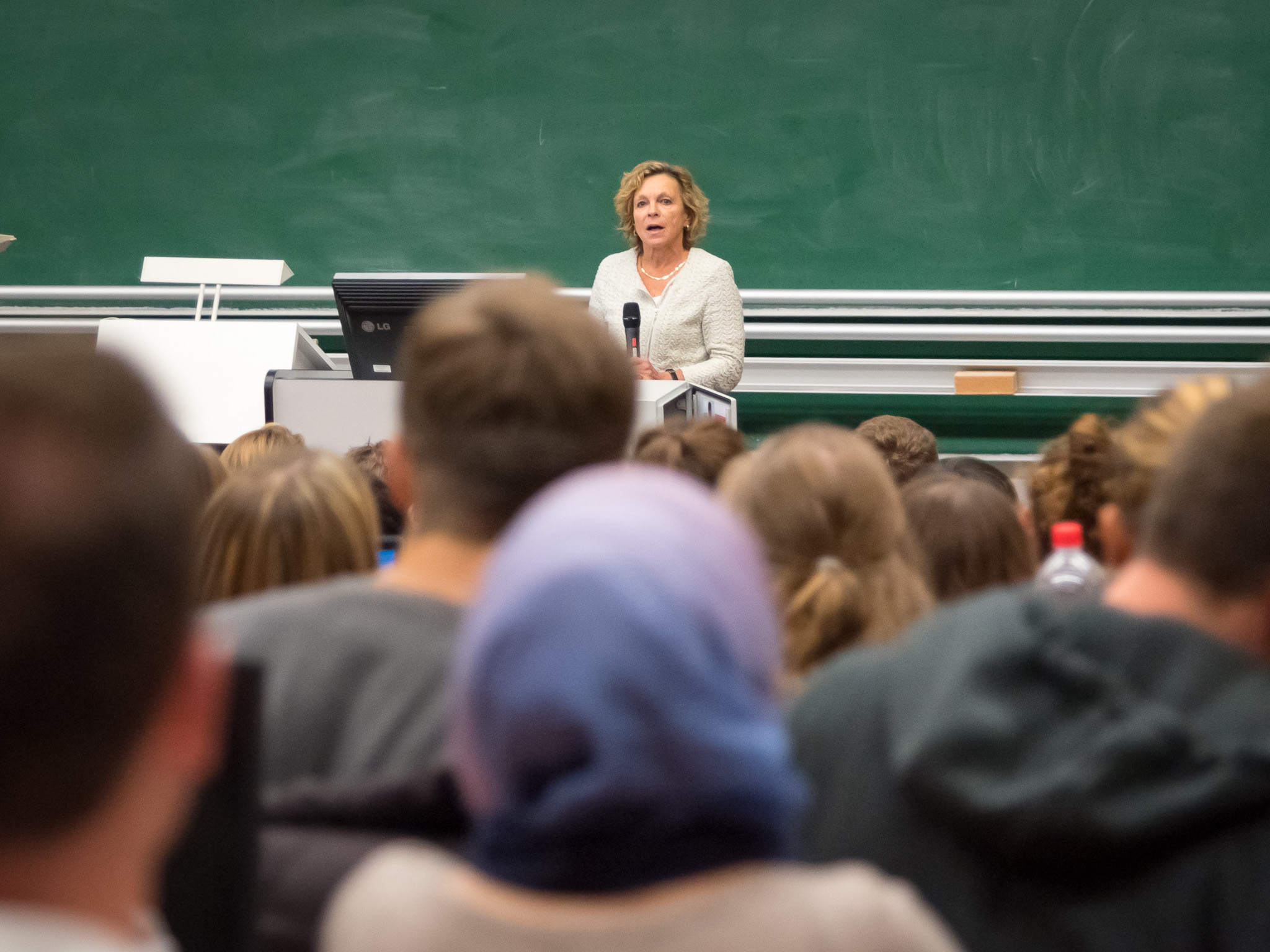 Universitaet_Kopftuch_23 Professorin Müller-Brandeck-Bocquet verliest öffentlich ihre Entschuldigung. Foto: Pascal Höfig