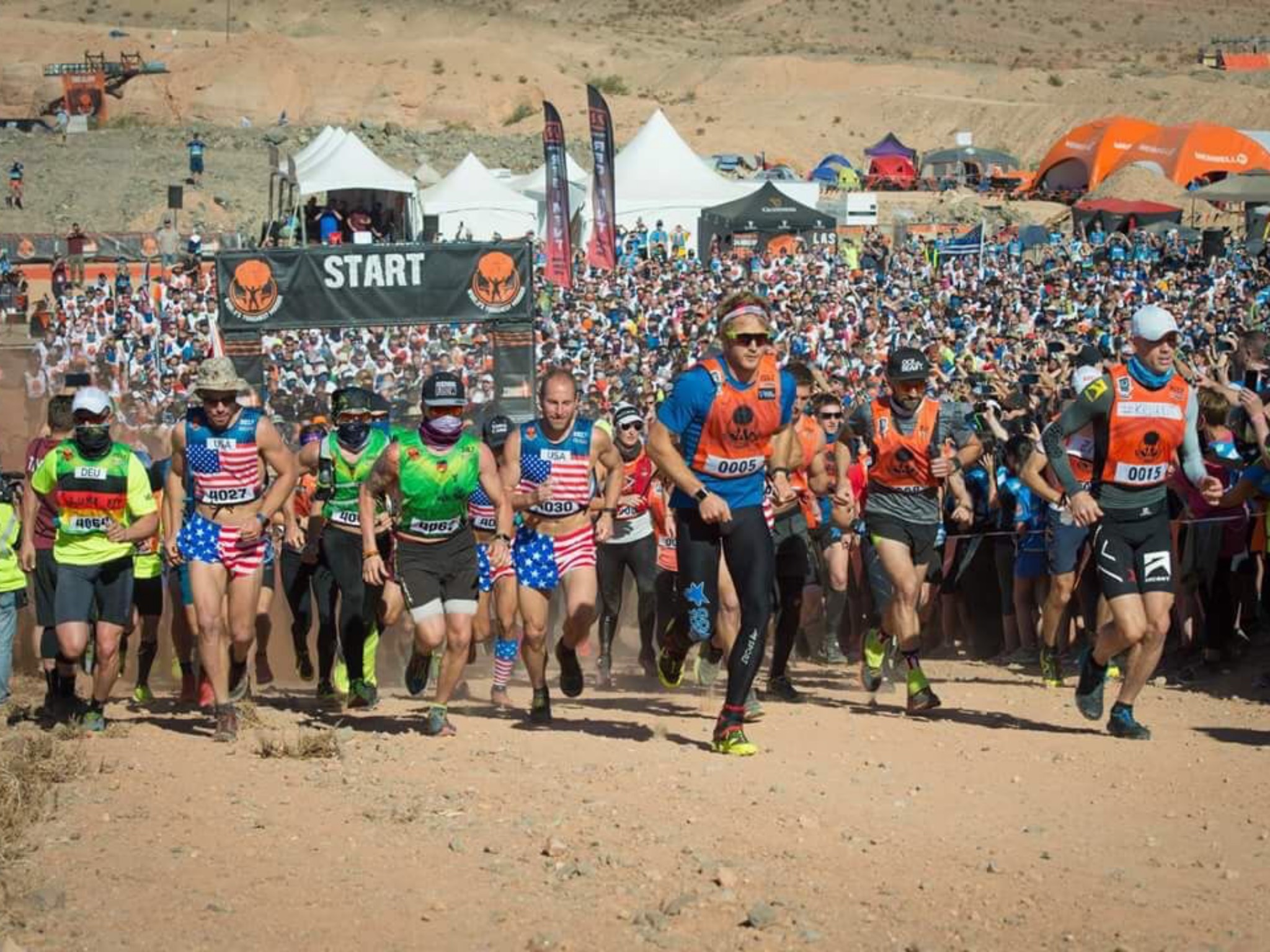 Start beim Worlds Toughest Mudder, ganz links Lukas Storath. Foto: Stephan Schüppel.