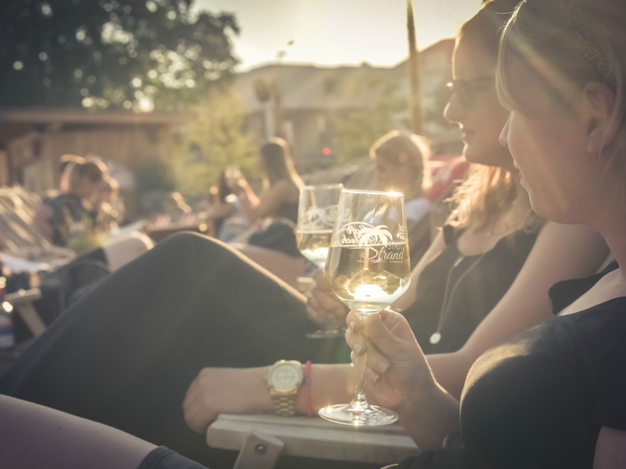 Auf dem Wein am Strand den Sommer genießen. Foto: Pascal Höfig