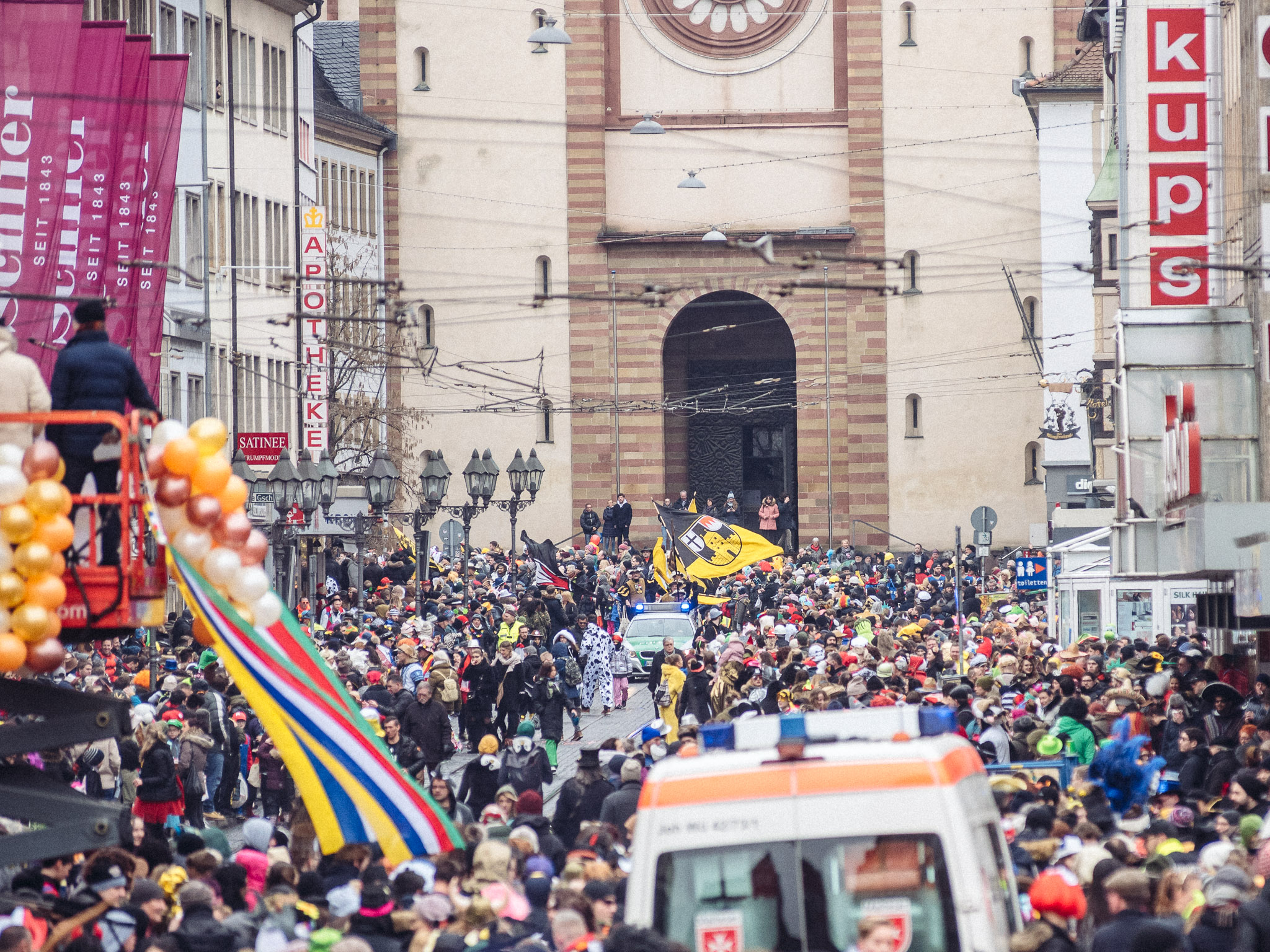 Der Zug setzte sich pünktlich um 11:55 Uhr in Bewegung und war mit insgesamt 153 angemeldeten Zuggruppen auf der Strecke unterwegs. Foto: Pascal Höfig