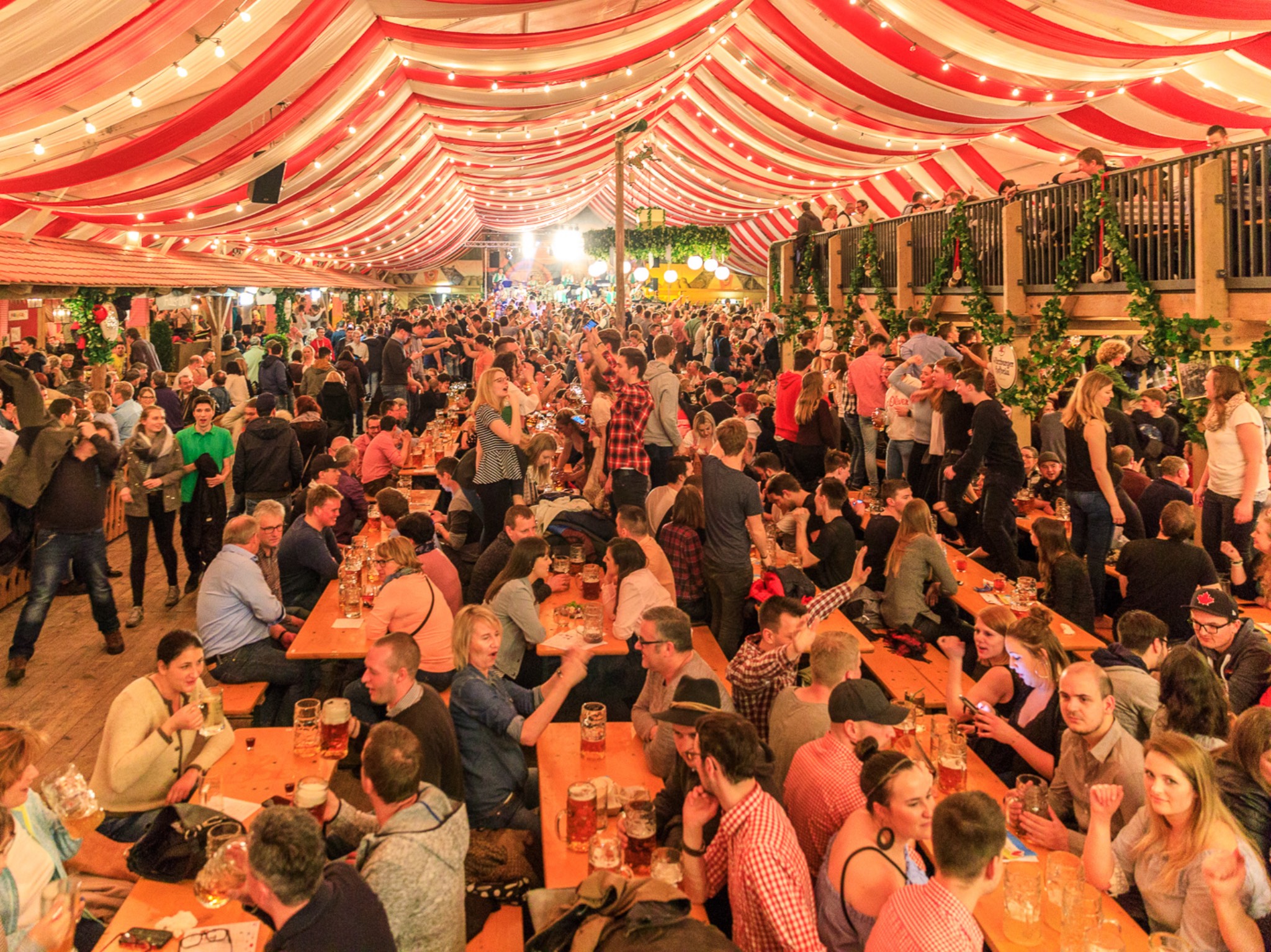 Das Festzelt der Familie Hahn. Foto: Andreas Kneitz