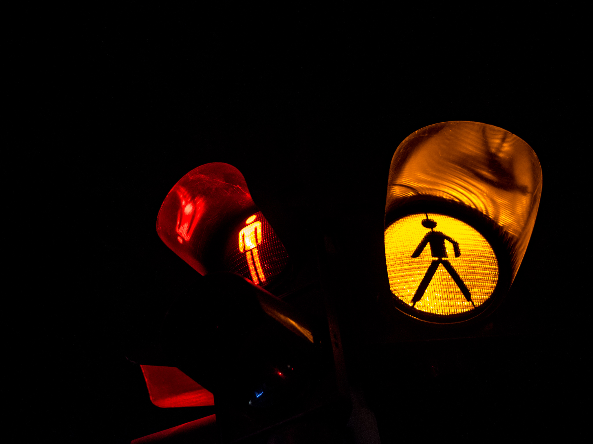 Ampel_Verkehr_Nacht Ampelanlage. Symbolfoto: Pascal Höfig