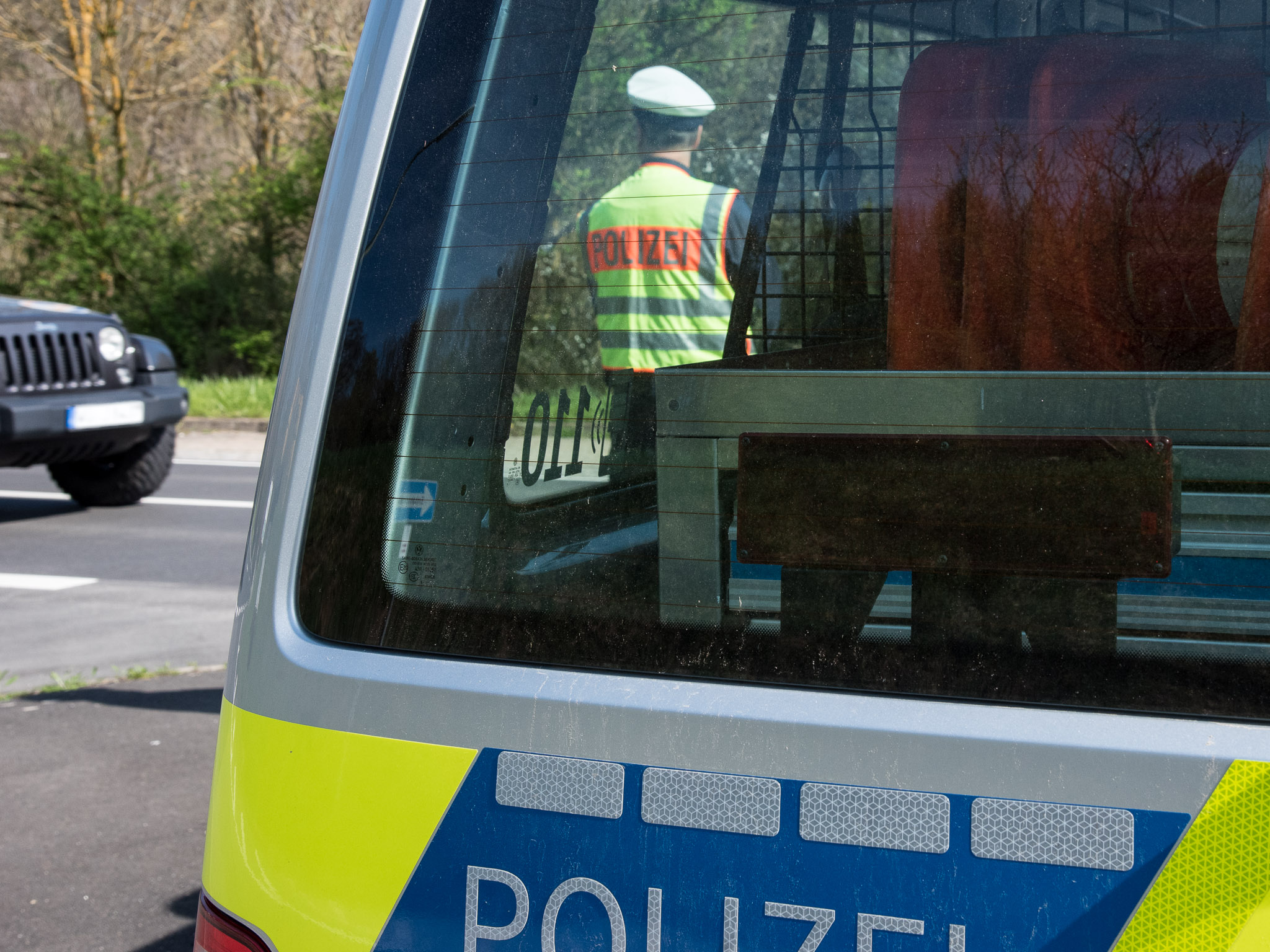 Foto: Pascal Höfig Polizeibeamter bei einer Verkehrskontrolle. Foto: Pascal Höfig