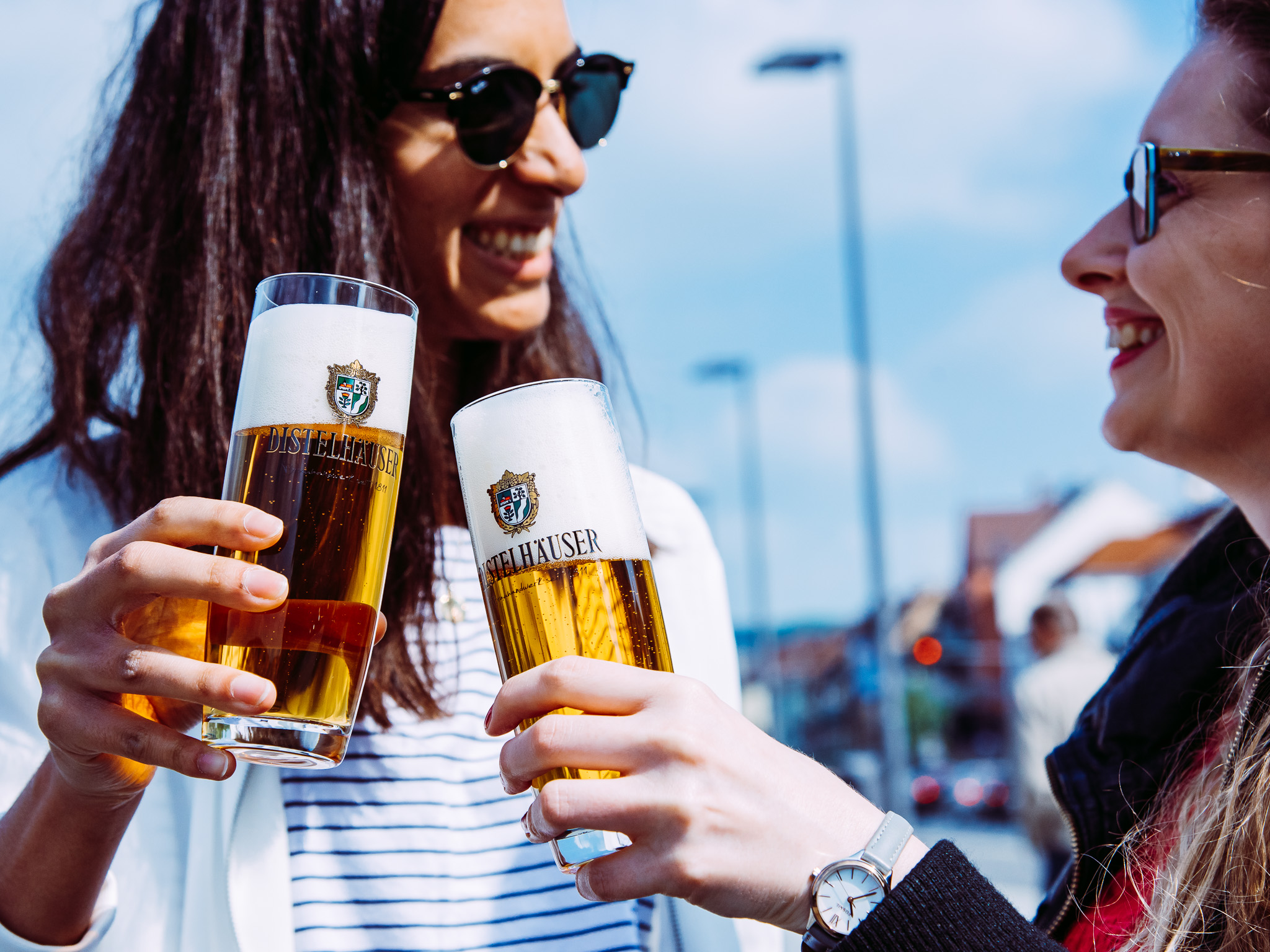 Der Helle Bock der Distelhäuser Brauerei schmeckt auch zum Muttertag. Foto: Pascal Höfig