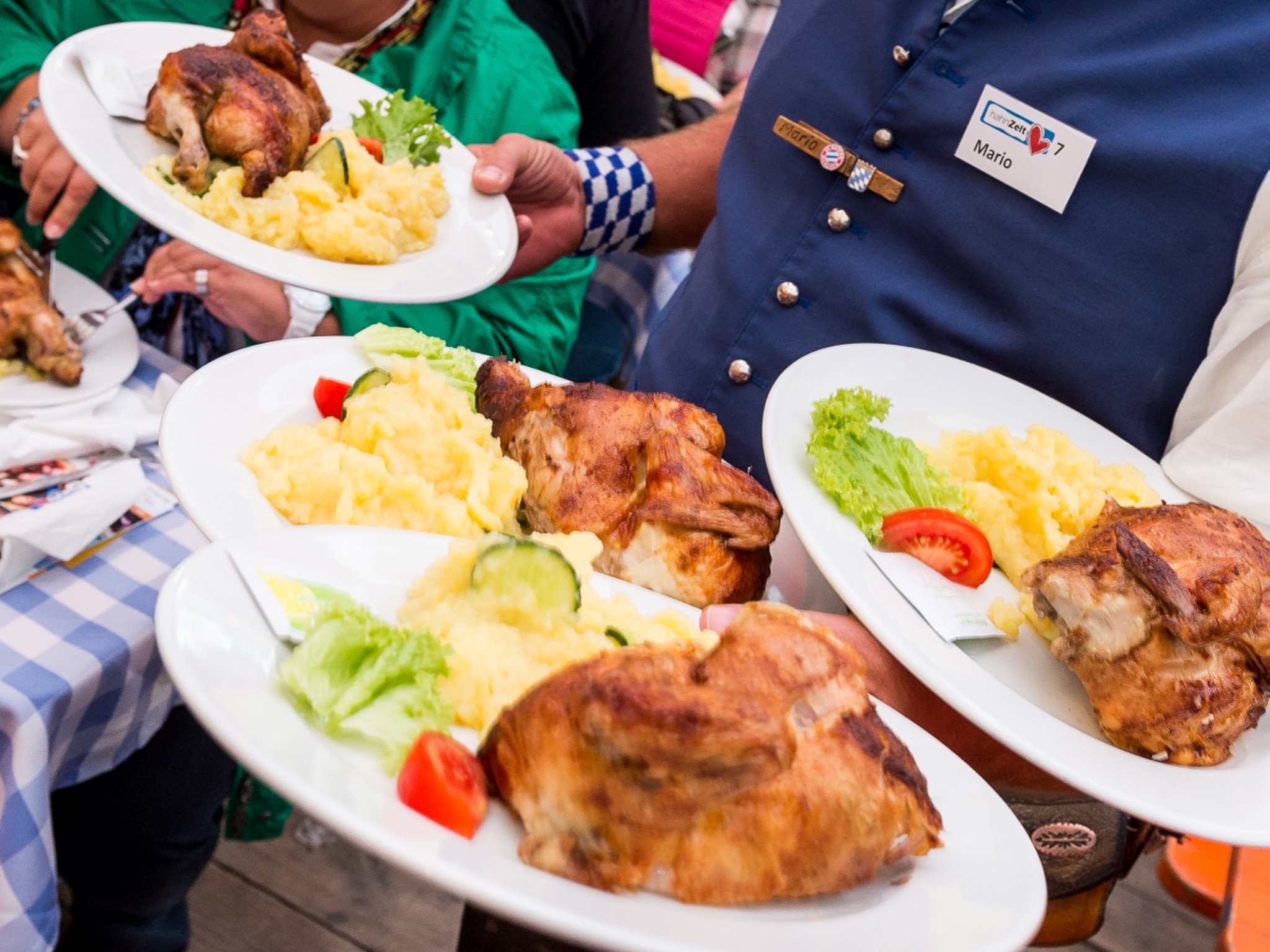 140620_HAHNZELT_SW_FRB00053 Die Highlights im Hahn Zelt auf dem Schweinfurter Volksfest! Foto: Hahn Zelt + Catering GmbH
