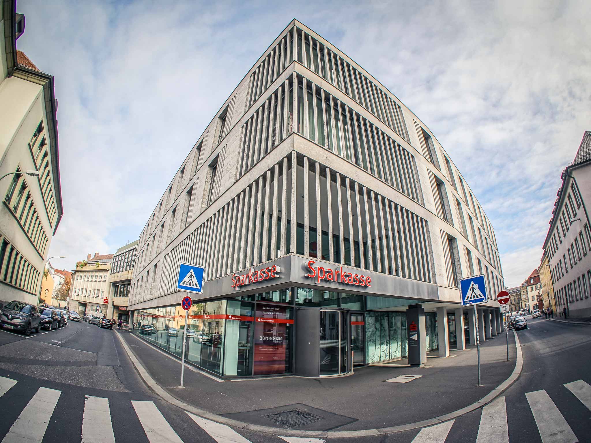Filiale der Sparkasse Mainfranken Würzburg. Foto: Dominik Ziegler
