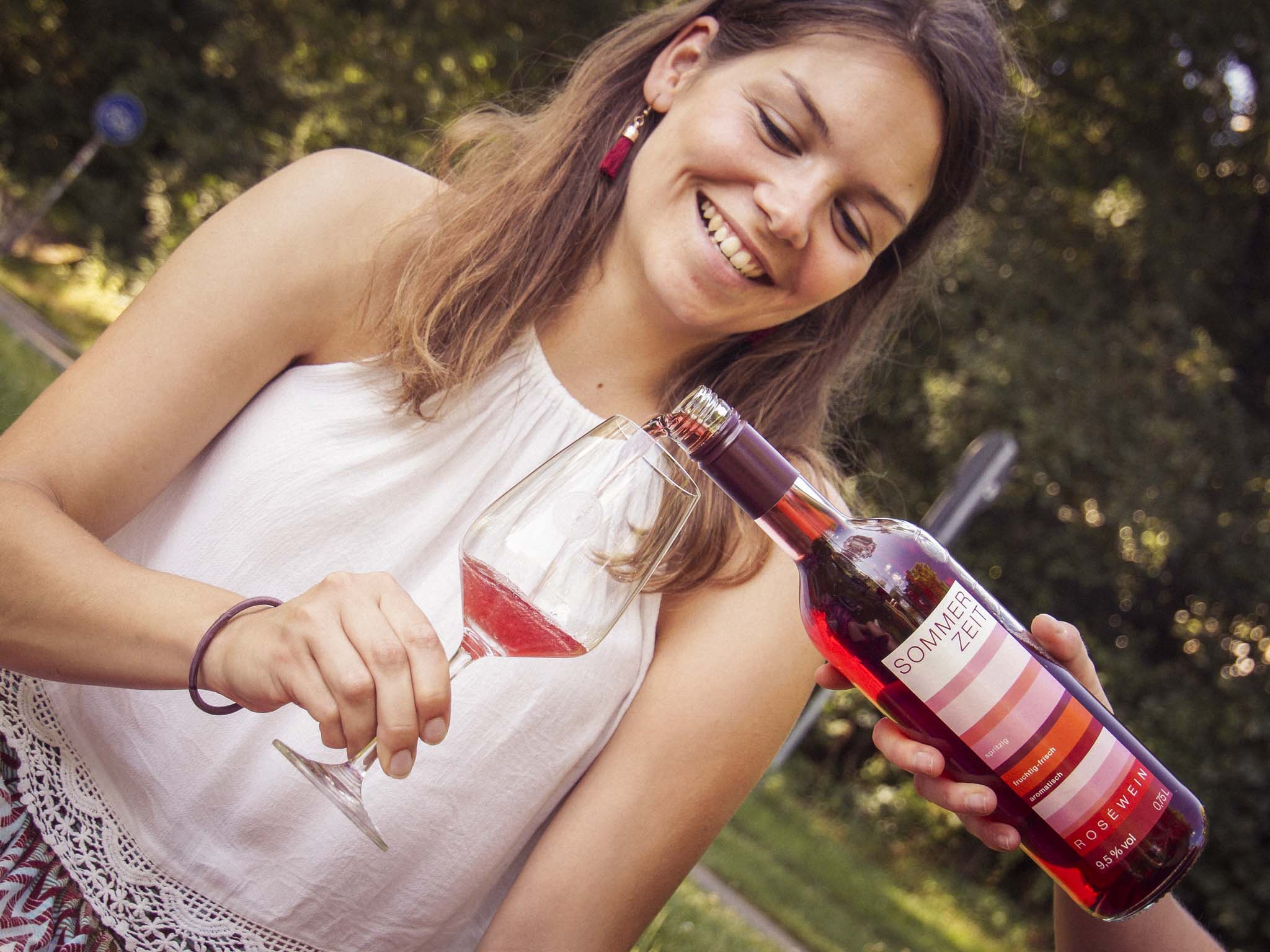 2018 06 21 WUERZBURG GWF Winzergemeinschaft Franken Sommerzeit 03 WEB2048 (1) Sommerzeitweine in einmaliger Kulisse. Foto: Dominik Ziegler