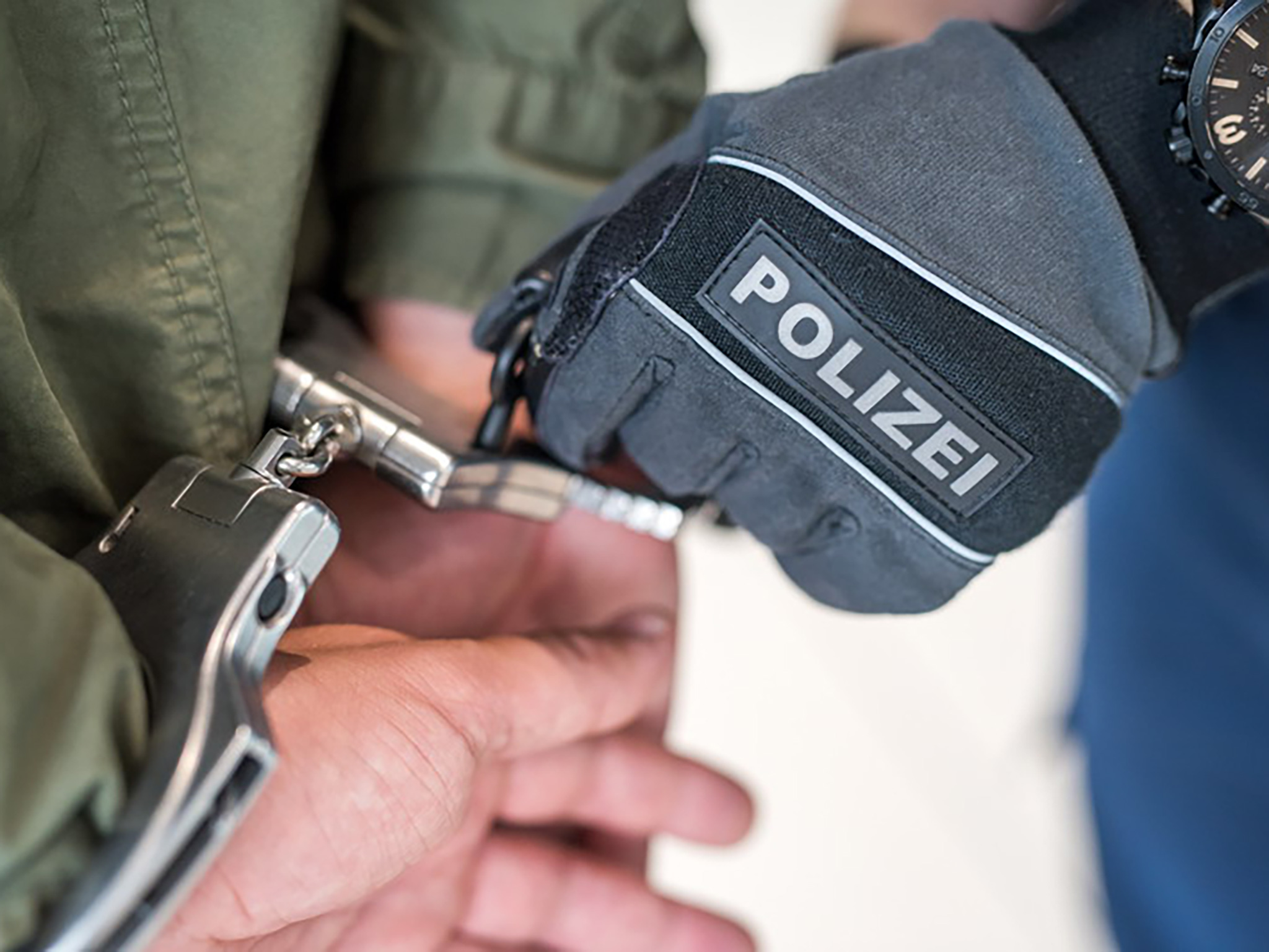 Festnahme_Handschellen Festnahme der Bundespolizei. Foto: Bundespolizei