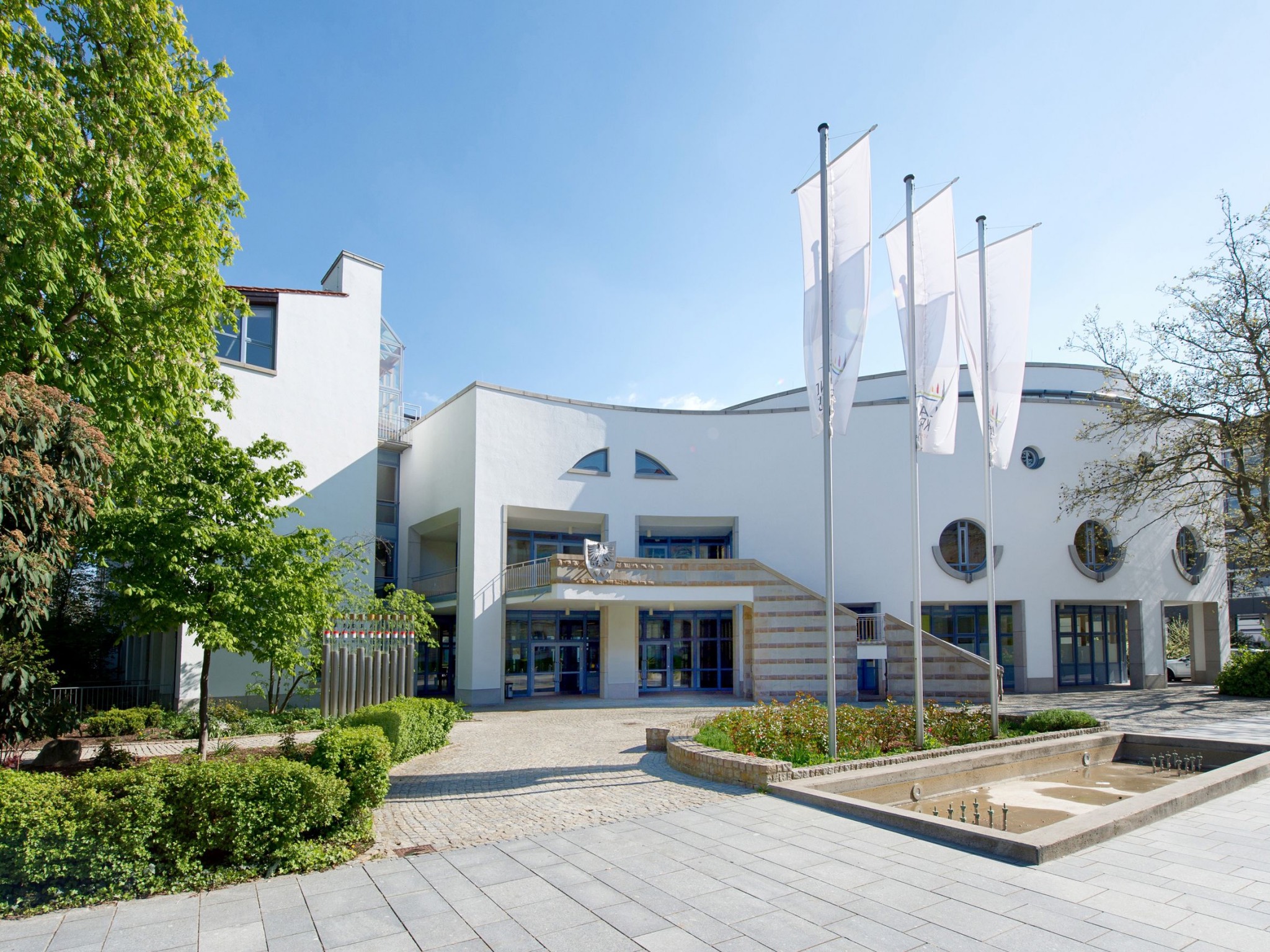 LandratsamtSchweinfurt_Gebaeude Außenbereich und Foyer des Landratsamtes werden modernisiert. Foto: Landratsamt Schweinfurt, Anand Anders