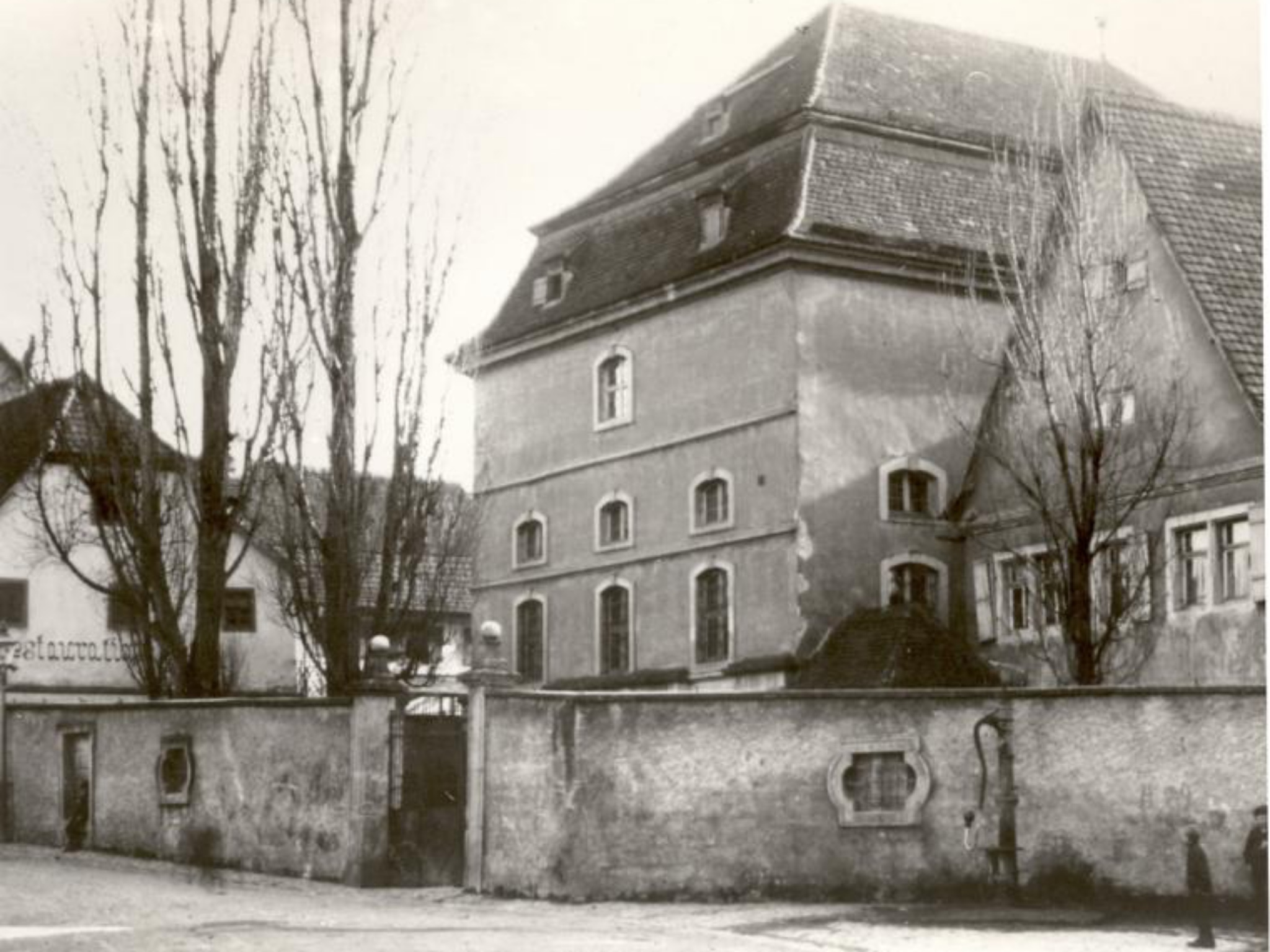 Blick auf die Heidingsfelder Synagoge. Archiv: Willi Dürrnagel