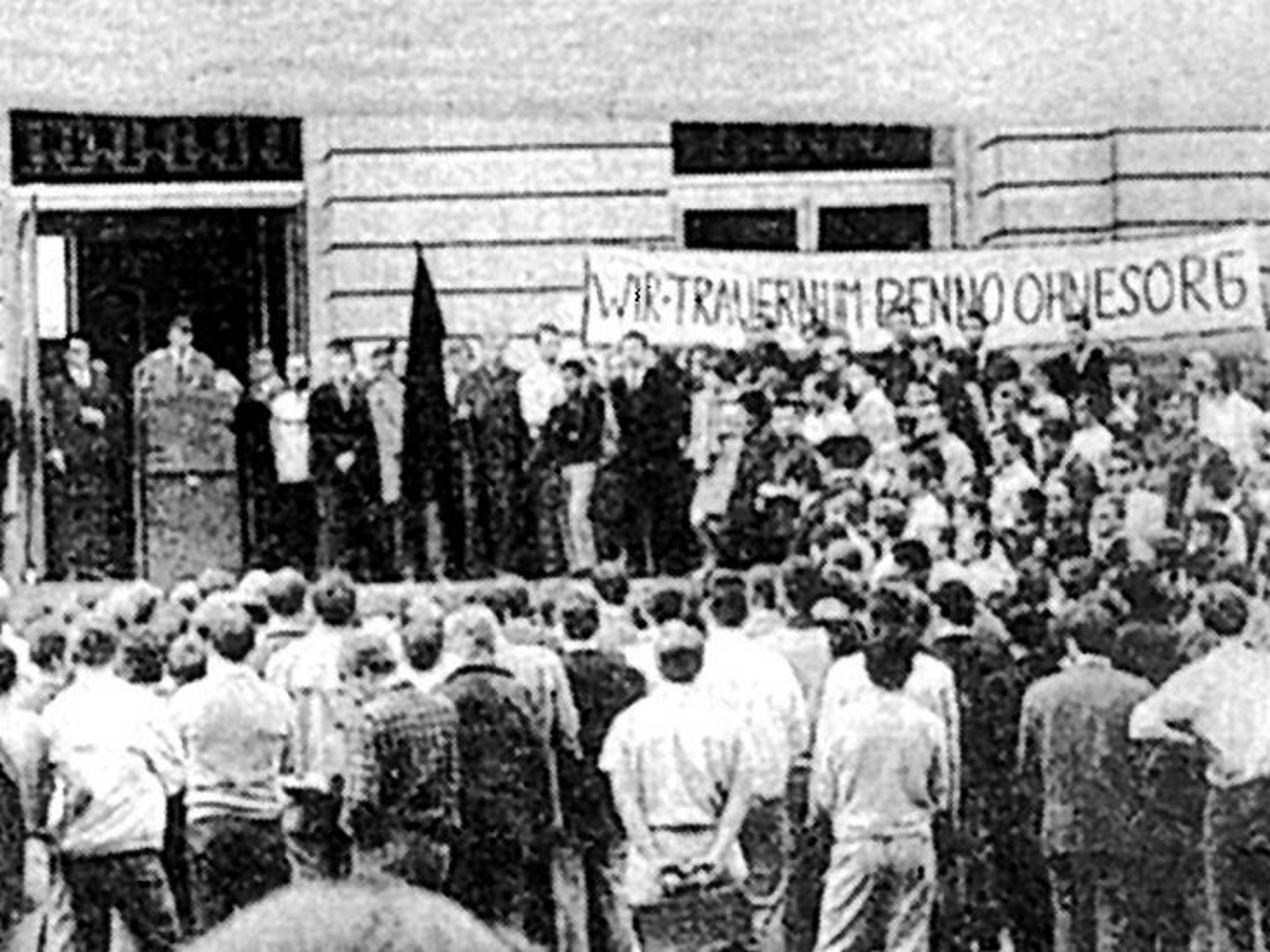 Studentendemonstration am 7. Juni 1967 anlässlich des Todes des Berliner Studenten Benno Ohnesorg vor der neuen Universität. Quelle: Institut für Hochschulkunde