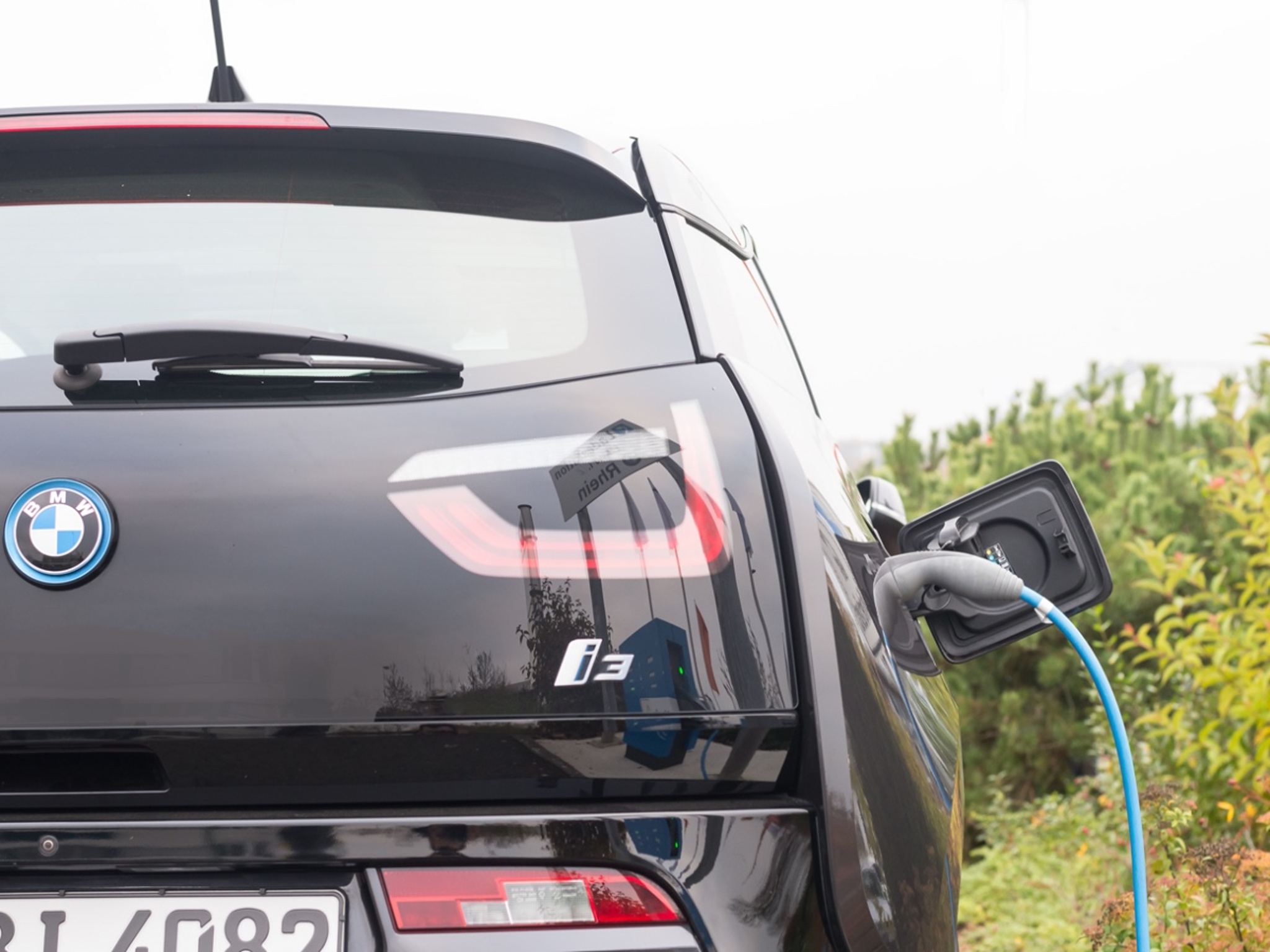 BMW_i3 elektroauto Elektroauto an der Ladestation
