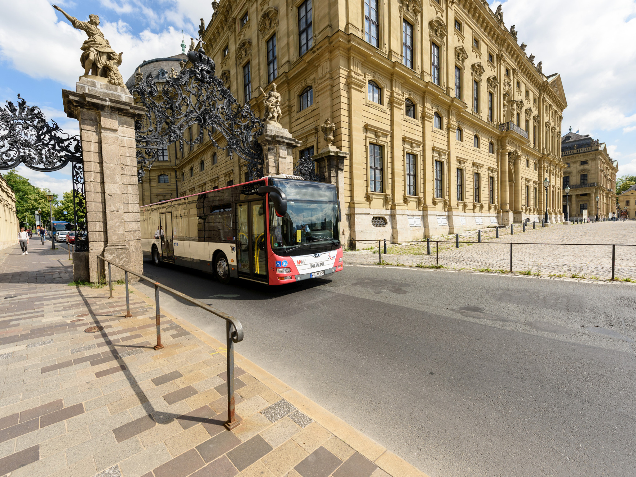 Schnell und bequem durch die Stadt mit den Bussen der WVV. Foto: WVV