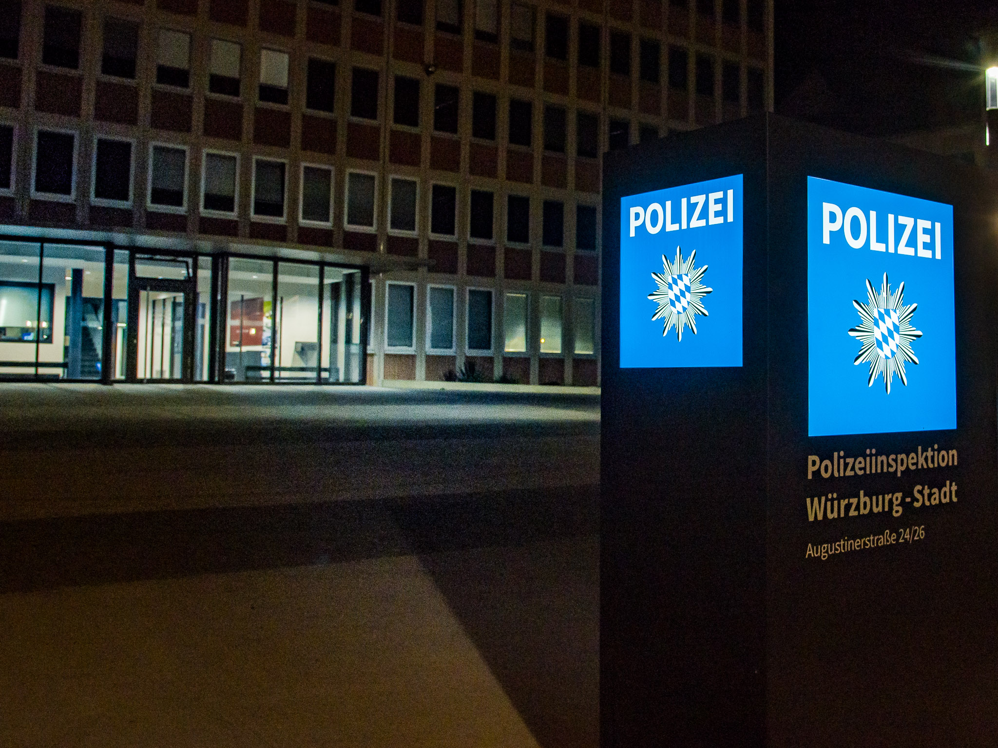 Polizei_Nacht (1 von 2) Polizei Würzburg-Stadt. Symbolfoto: Pascal Höfig