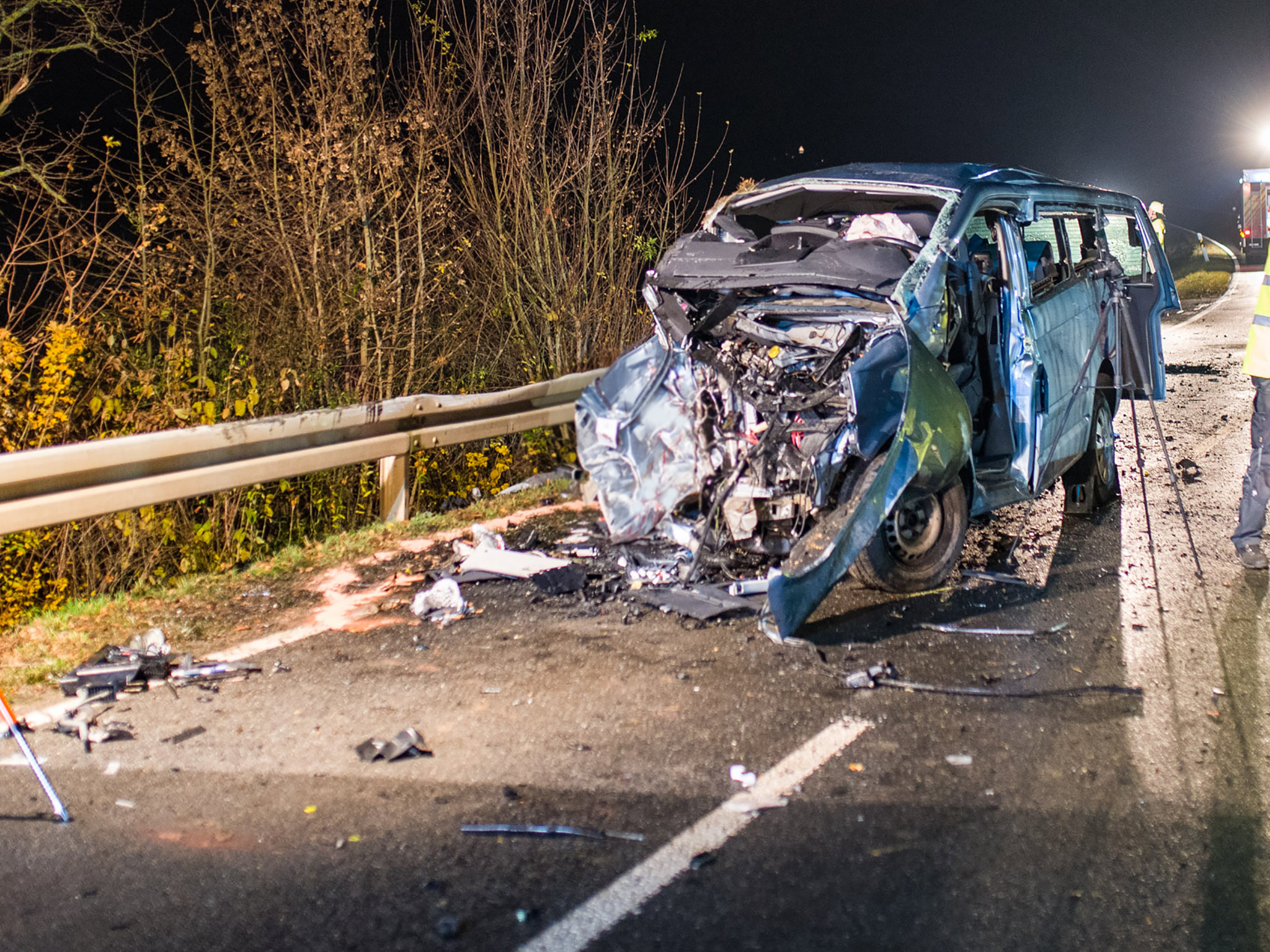 VU_Burgrumbach005 Die Fahrerin des VW-Bus erlitt ebenfalls schwere Verletzungen, die Beifahrerin verlor bei dem Unfall ihr Leben. Foto: Pascal Höfig