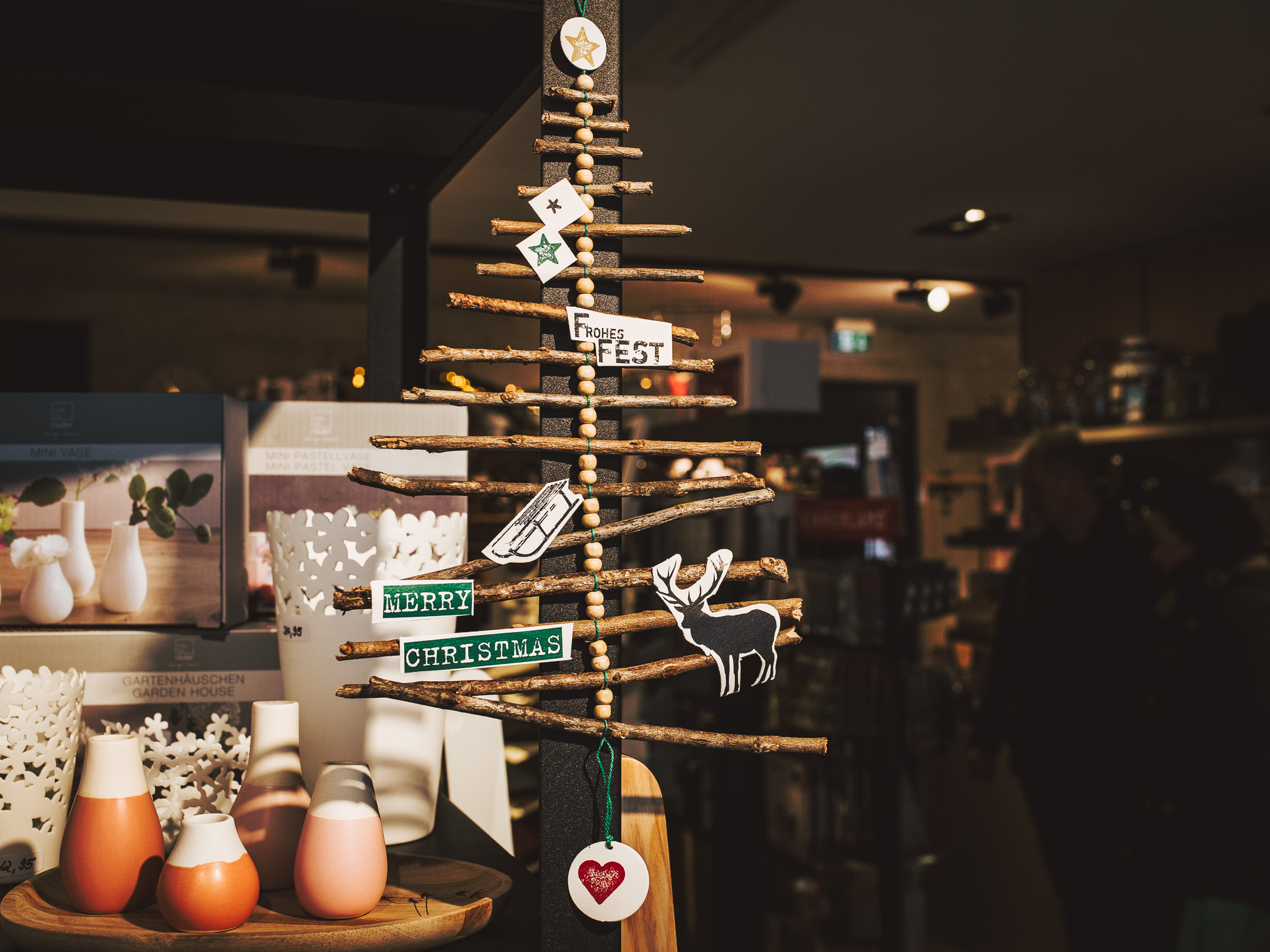 Kleiner Weihnachtsbaum aus Holz. Foto: Pascal Höfig