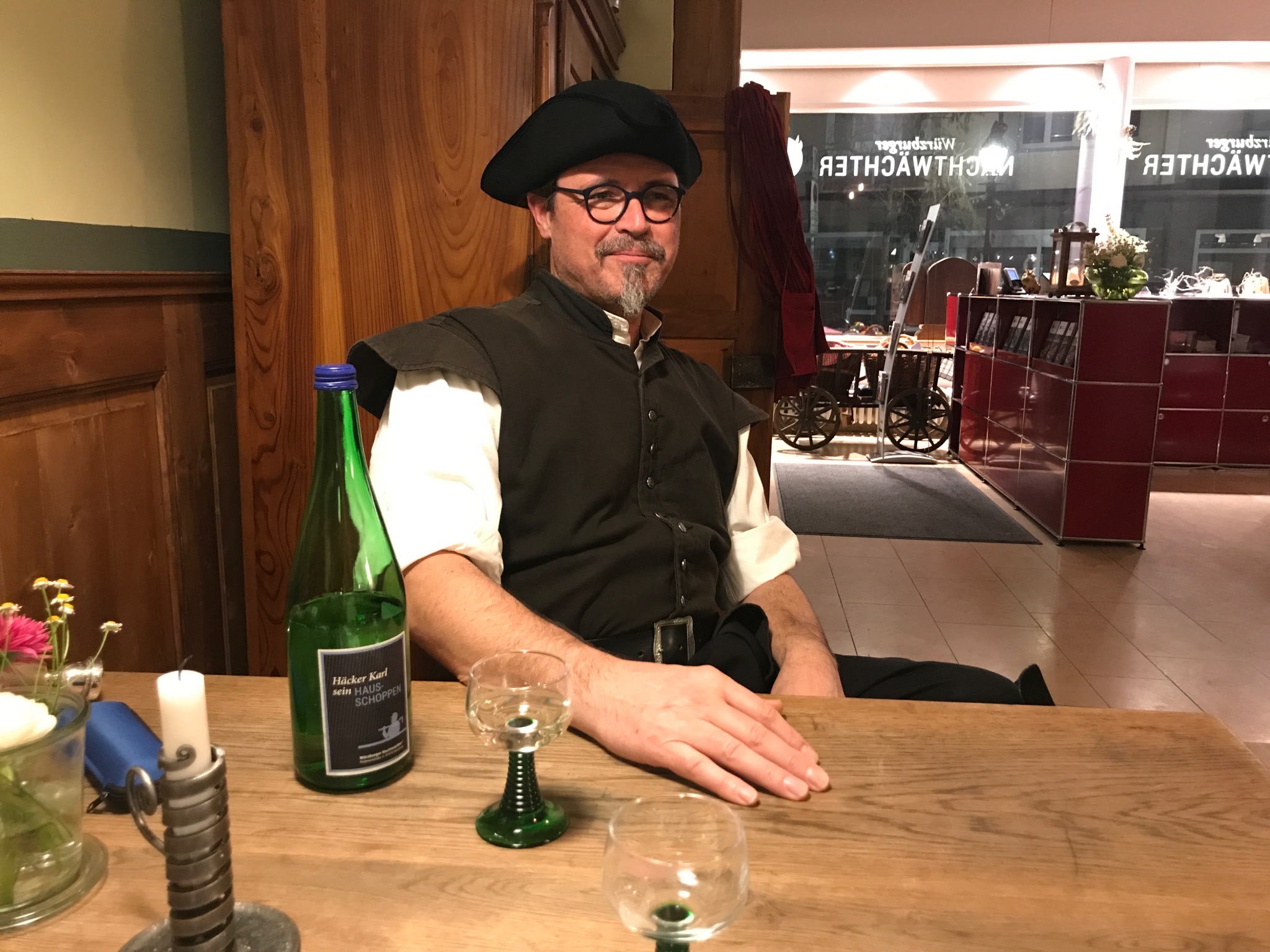 Nachtwächter Udo Siegler im Nachtwächter-Stüble. Foto: Linda Amamra.