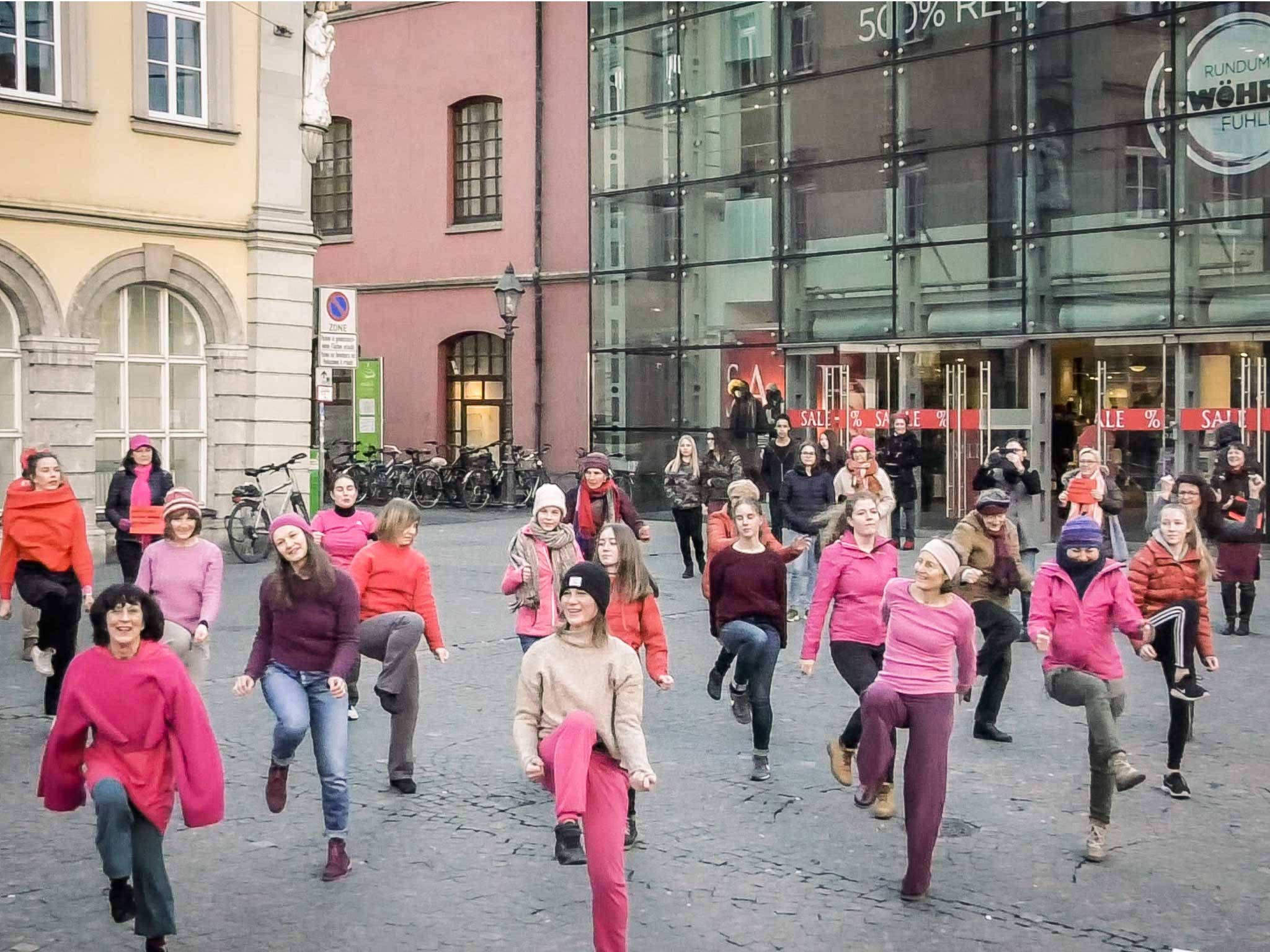 2018-01-01-WUERZBURG-Symbolbild-One-Billion-Rising-Gewalt-gegen-Frauen Symbolbild "One Billion Rising". Foto: Vivian Becker