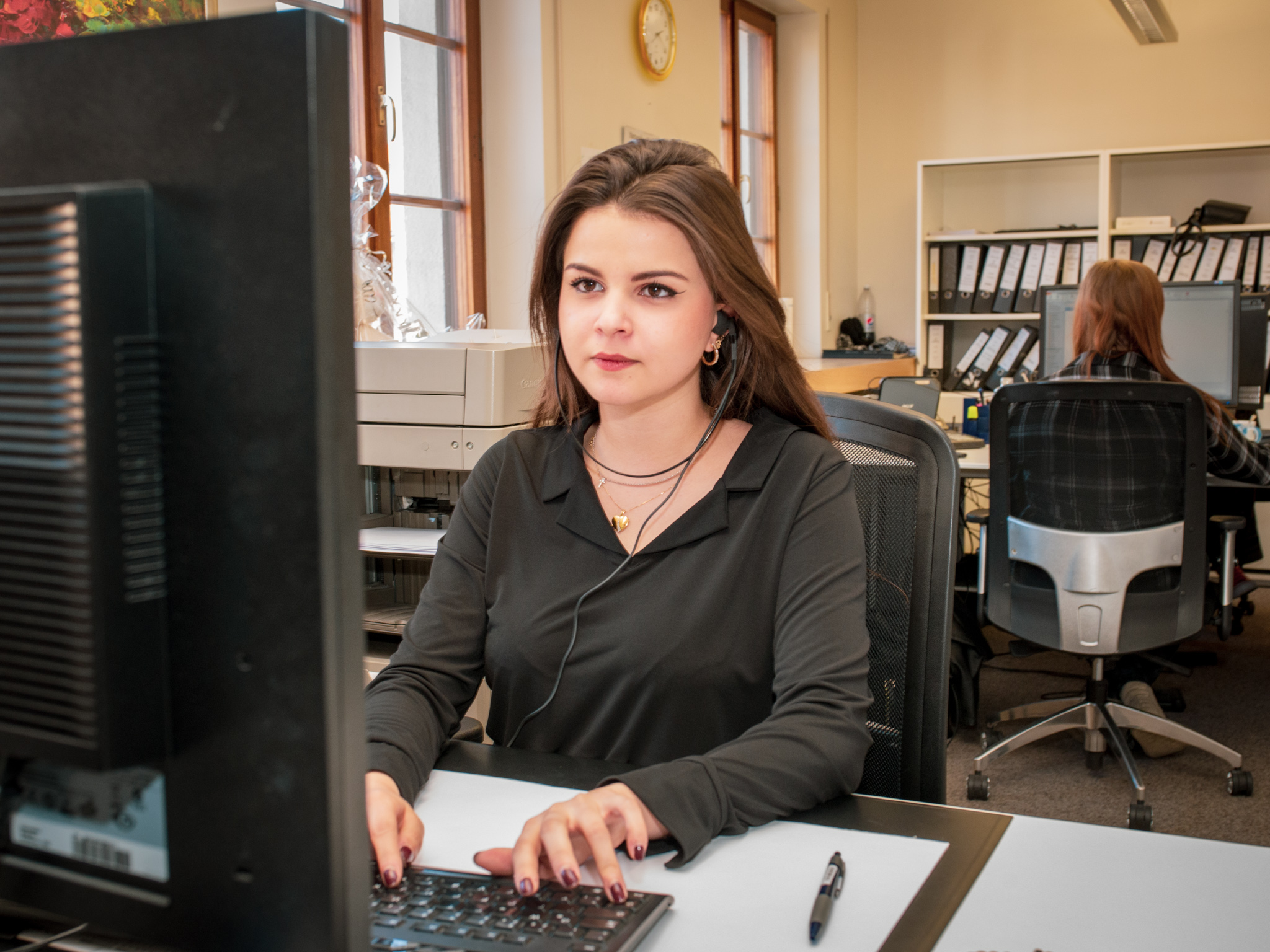 Abwechslungsreicher Alltag und selbständiges Arbeiten bei Bendel & Partner. Foto: Pascal Höfig