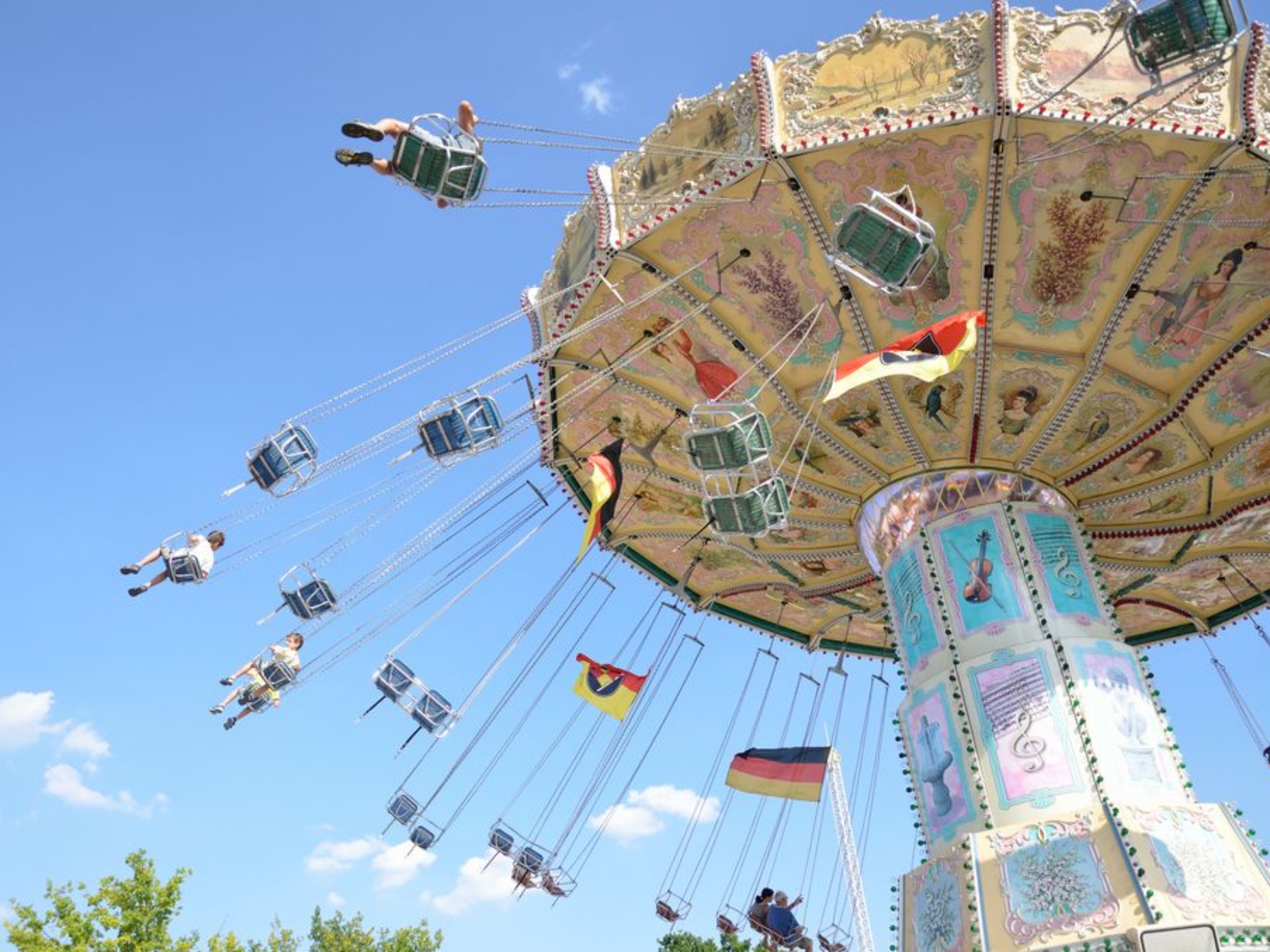 volksfest_fruehjahr_kettenkarusell Das Frühjahrsvolksfest Würzburg in 2019. Foto: Stadt Würzburg