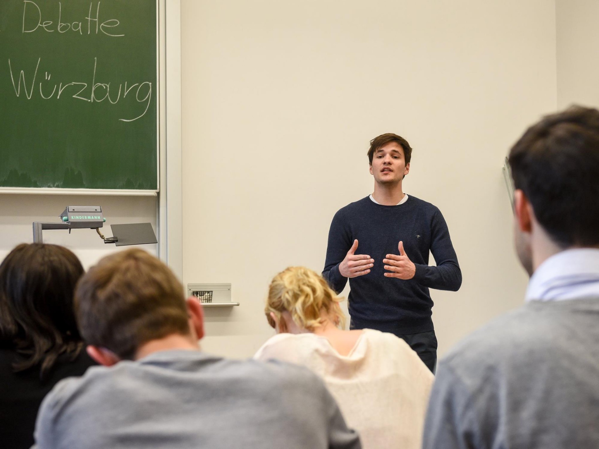 Debattierclub_Wuerzburg Am 27. und 28. April finden die Süddeutschen Debattiermeisterschaften in Würzburg statt. Foto: Colloquia Herbipolensia e.V.