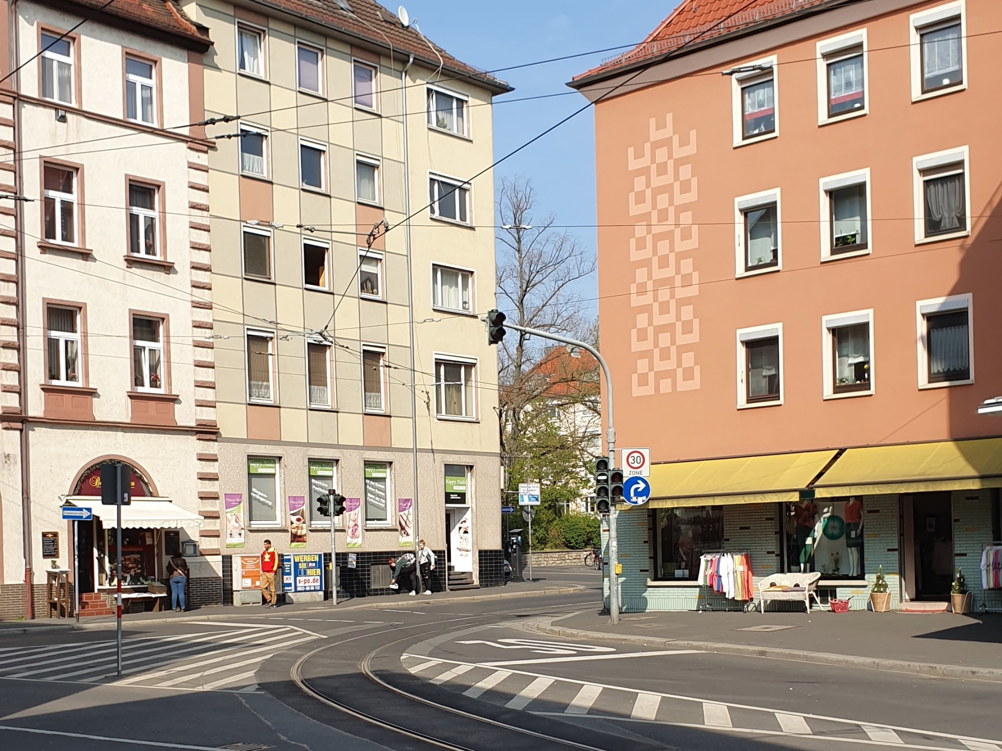 Zwischen den Häusern erstreckt sich der Wagnerplatz in Grombühl. Foto: Jessica Hänse.