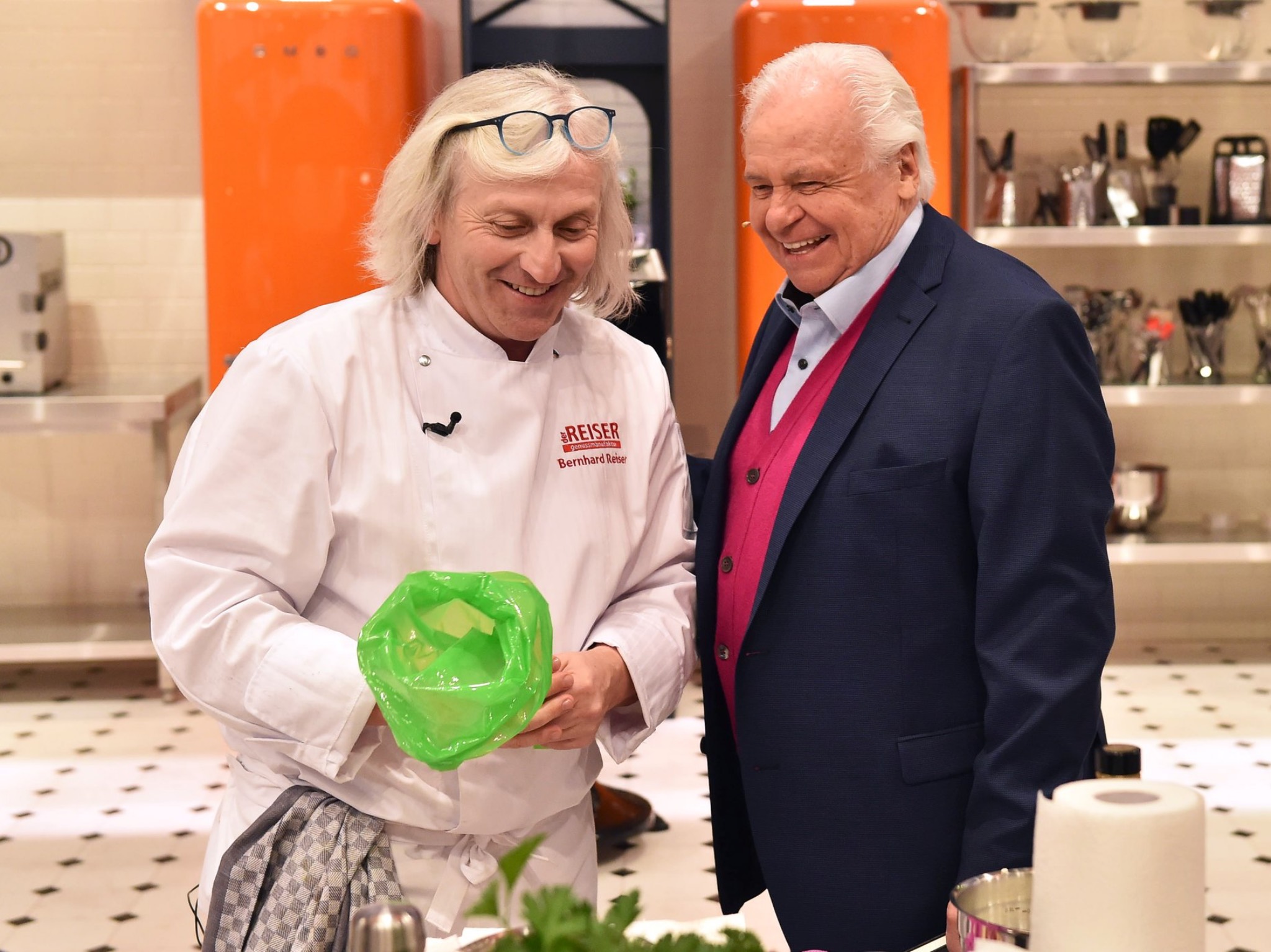 Bernhard Reiser und Eckart Witzigmann. Foto: SAT.1/André Kowalski