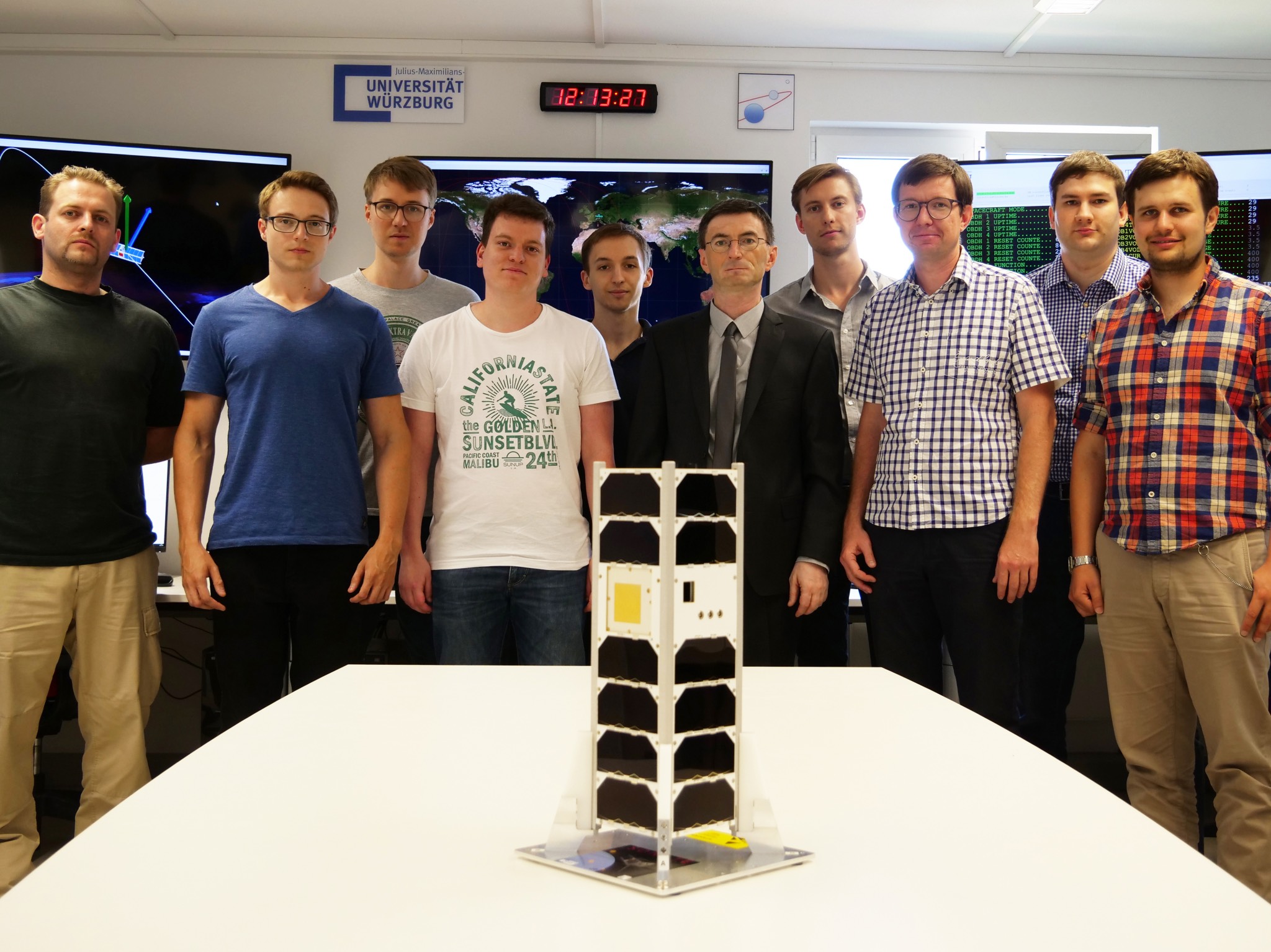 Team_Uni_Satellit