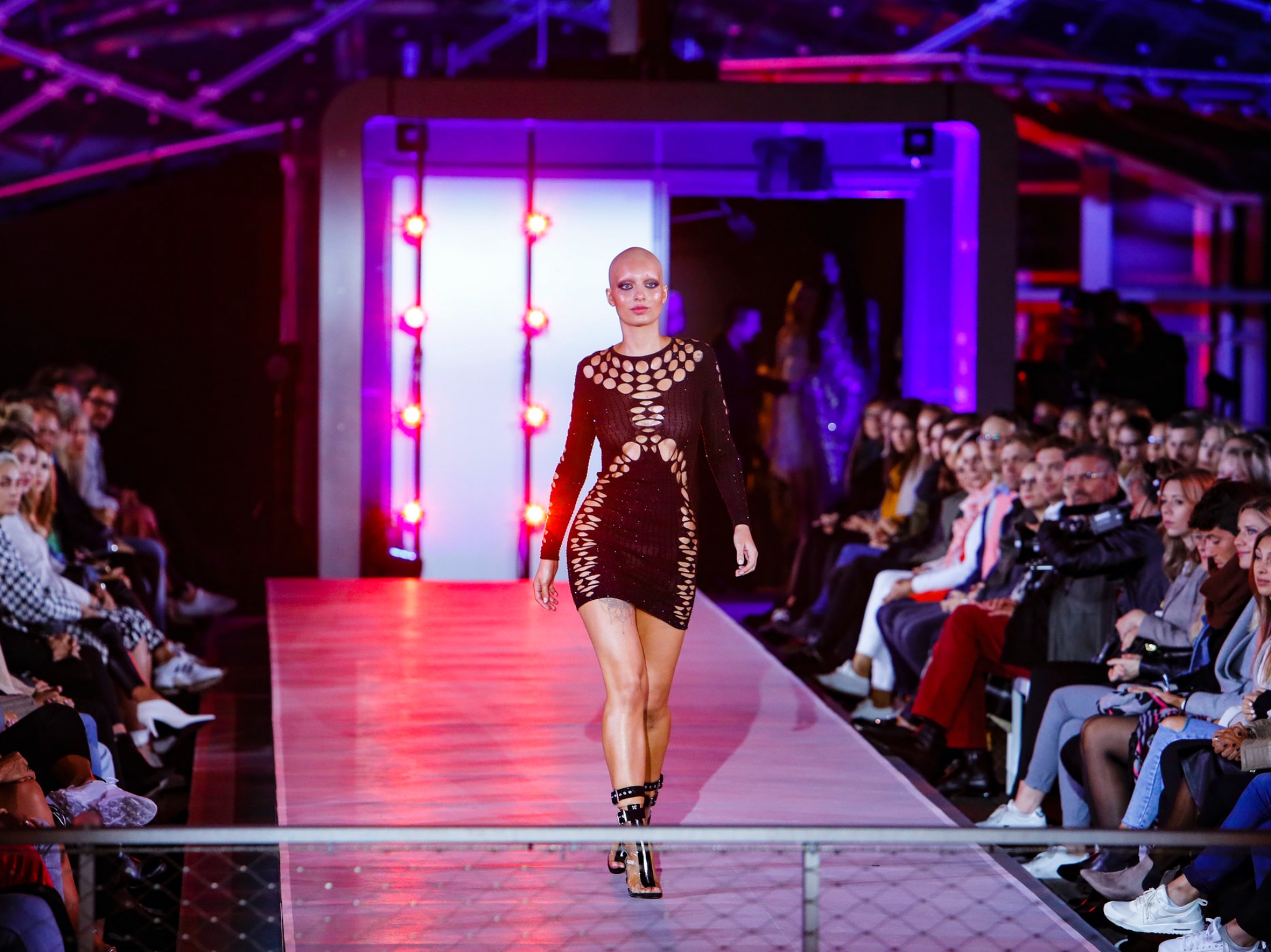 Germany´s next Topmodel - by Heidi Klum- Julia F. auf dem Catwalk. Copyright: ProSieben/Richard Hübner; Fotograf: Richard Hübner; Bildredakteur: Susanne Karl-Metzger.