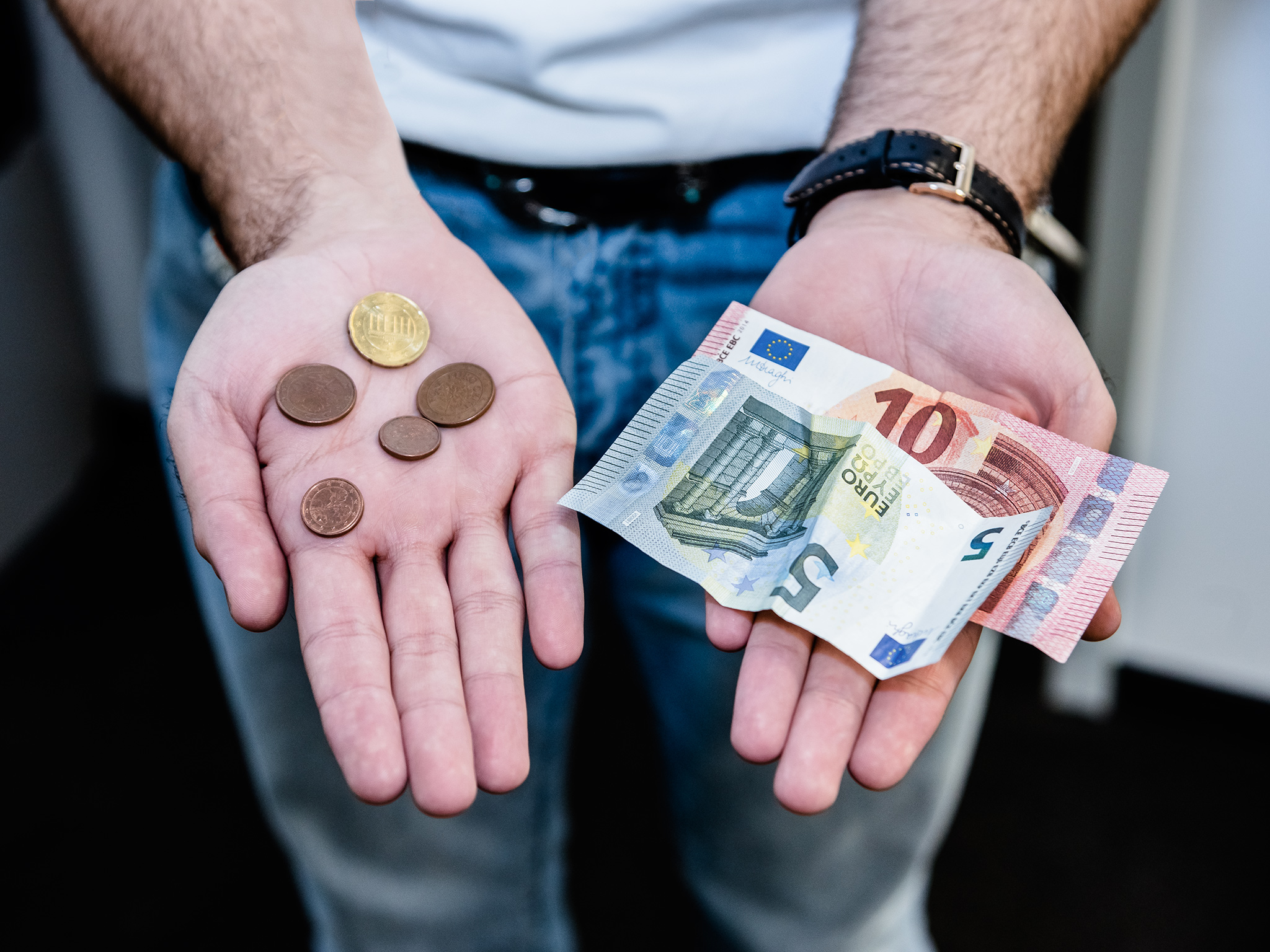 Geldscheine und Münzen. Symbolfoto: Pascal Höfig