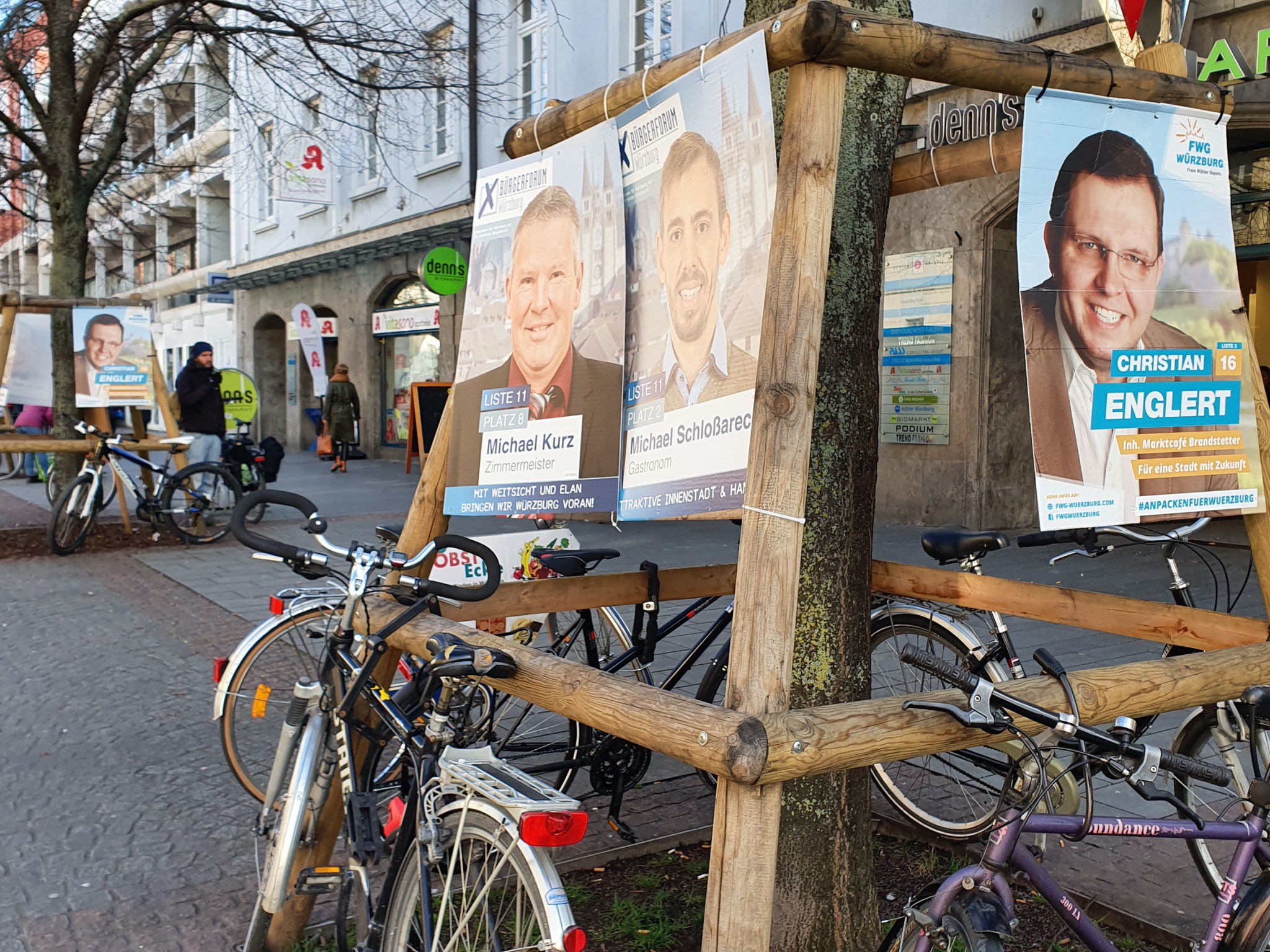 Wahlplakate_Juliuspromenade Wahlplakate an der Juliuspromenade. Foto: Laura Göpfert