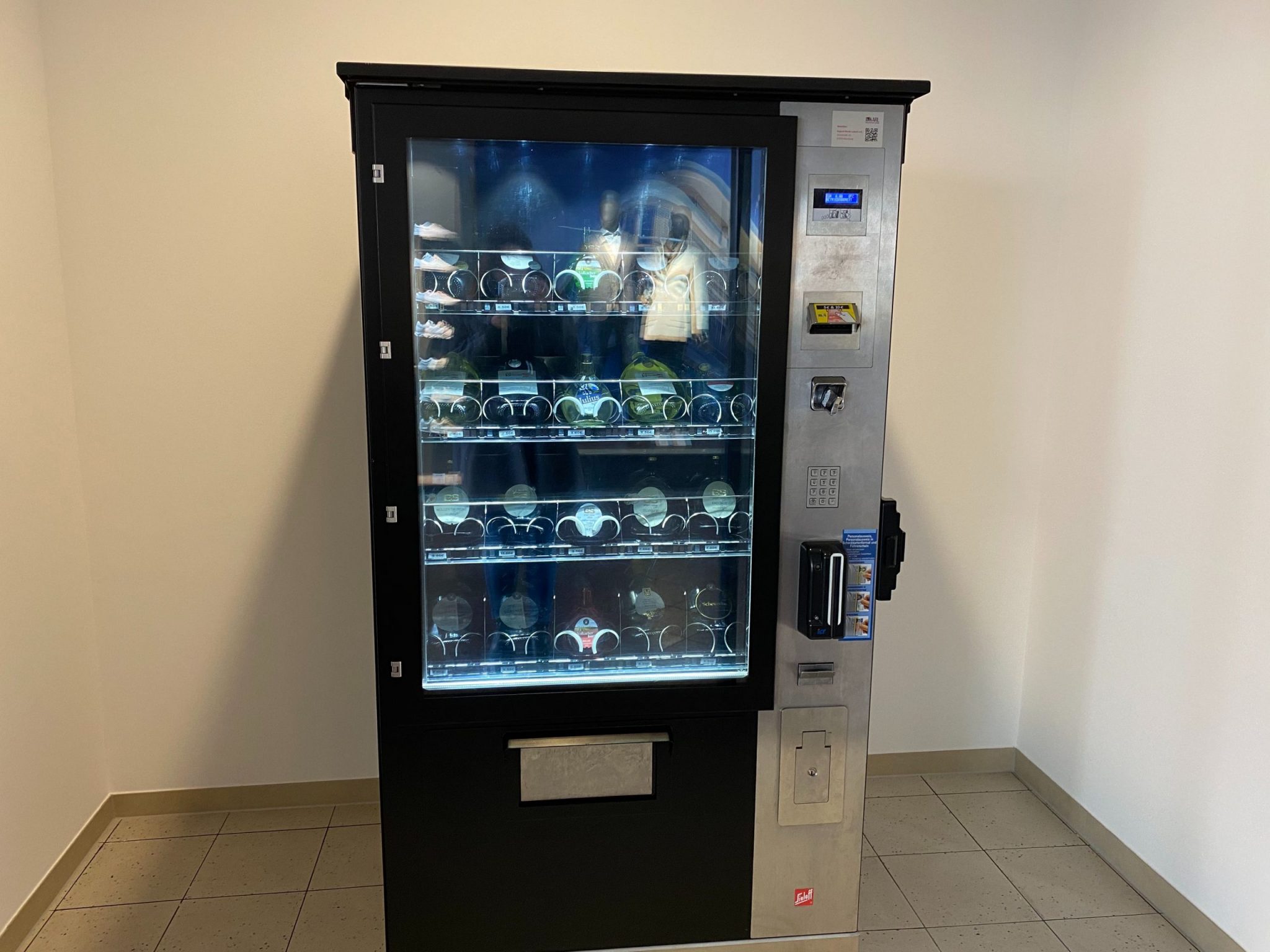 Bocksbeutelautomat_zurueck Der Bocksbeutelautomat in der Domstraße ist zurück! Foto: Jessica Hänse