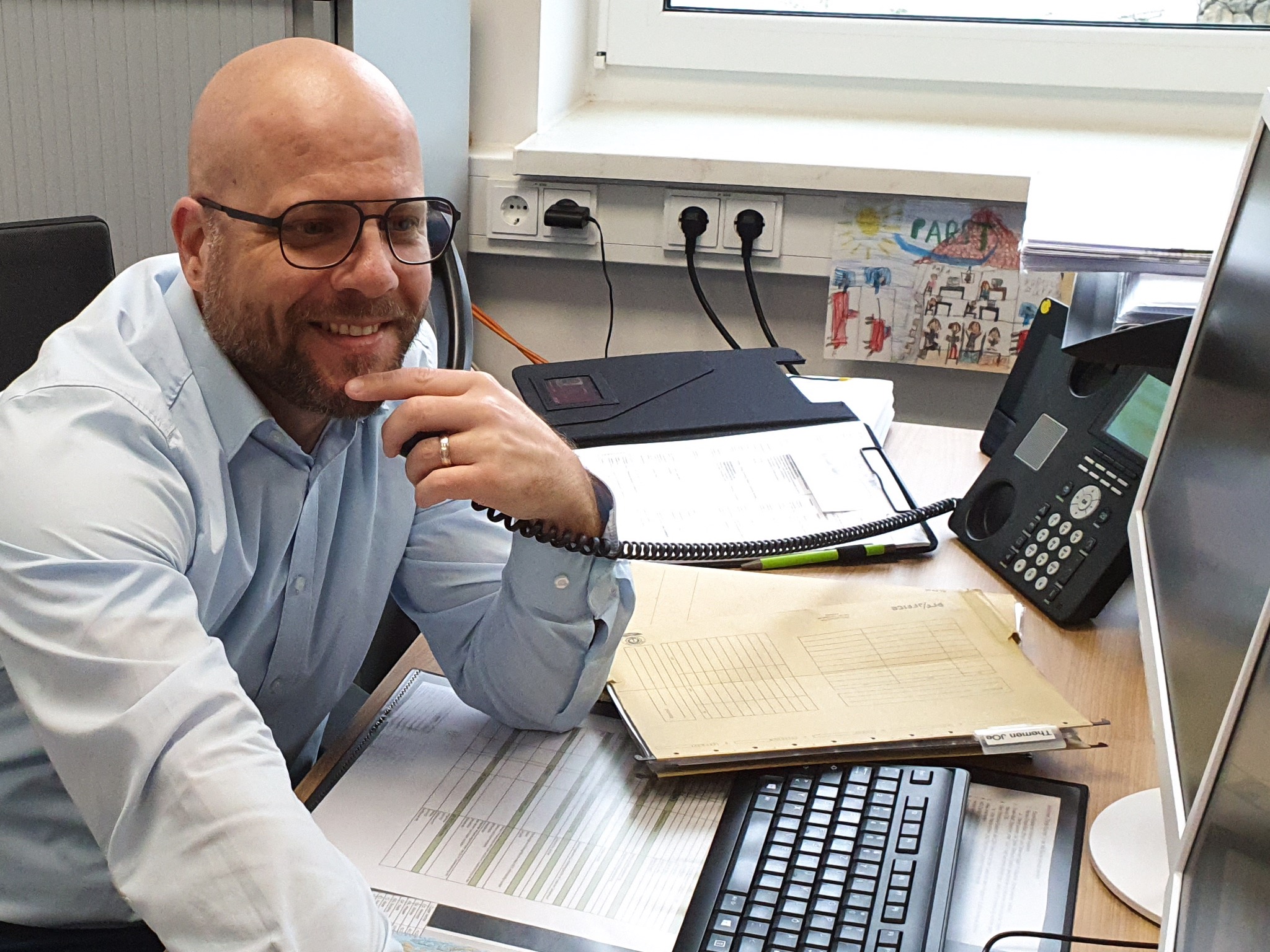 Thomas Metz (Geschäftsbereichsleiter Logistik) im Büro. Foto: Pabst Transport