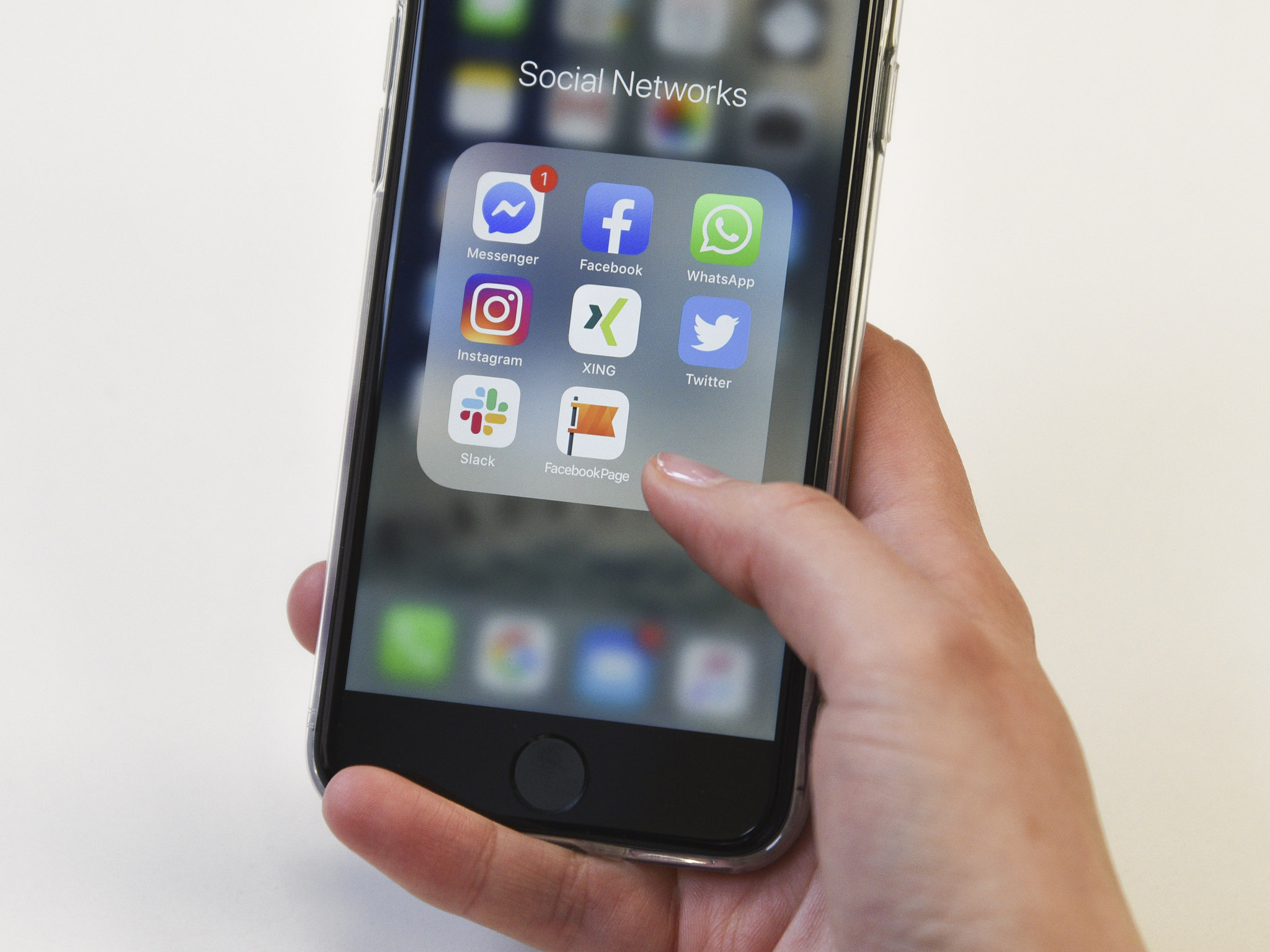 Symbolbild Apps Social Networks dem Smartphone. Symbolfoto: Dominik Ziegler
