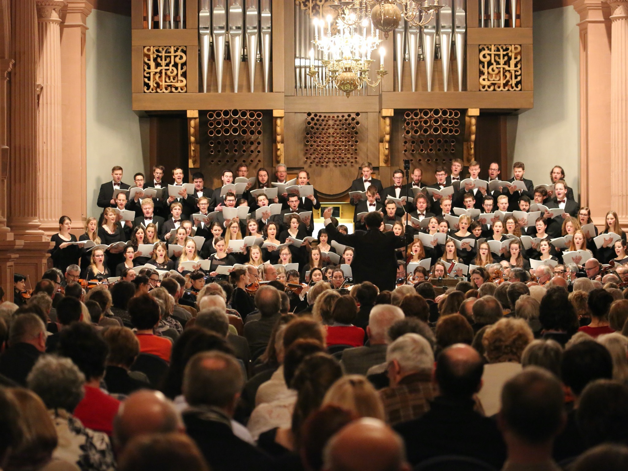 Der Monteverdichor Würzburg. Foto: Bernd Günther