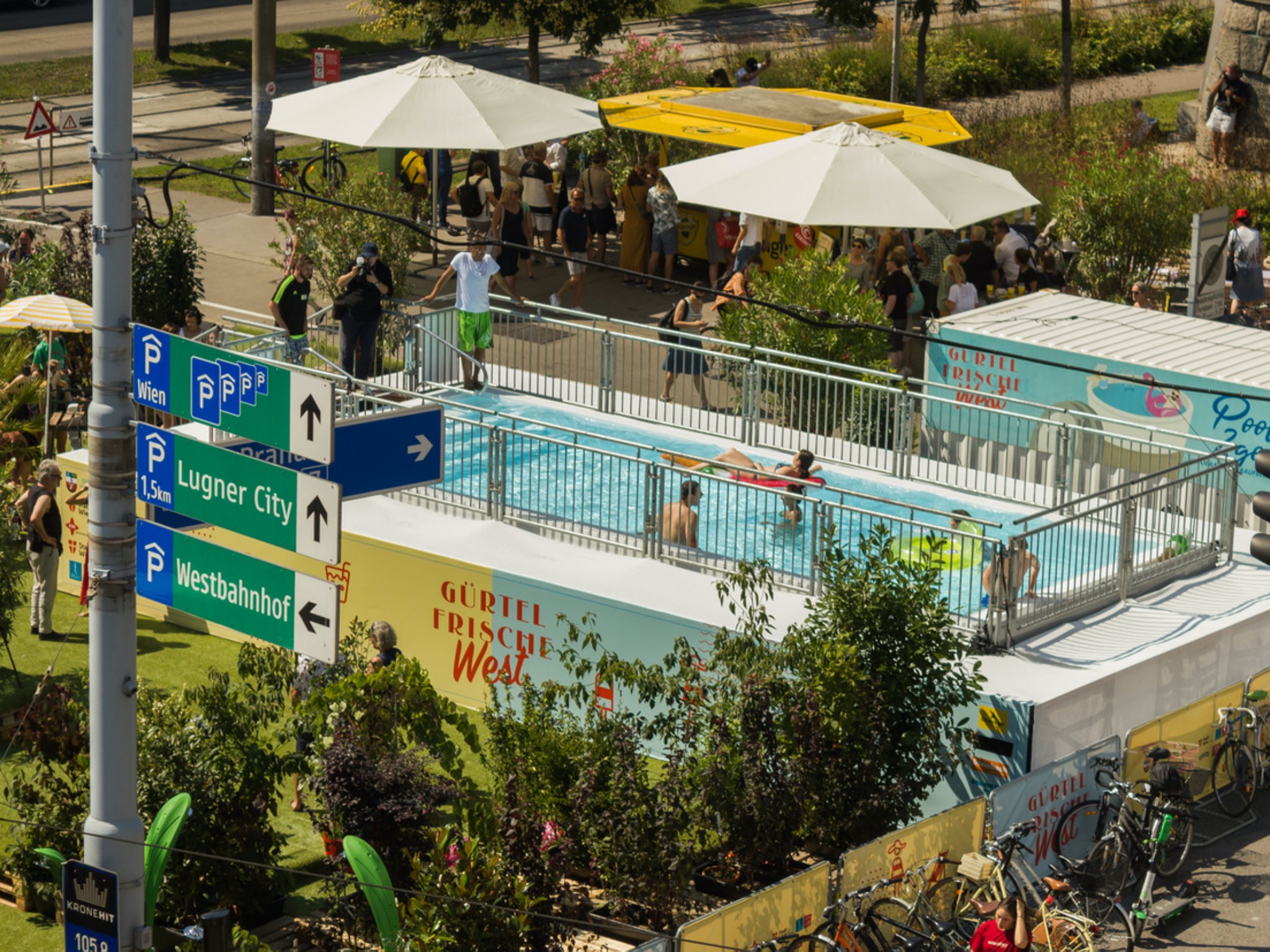 Grütelfrische_West__artvan_-_kurt_van_der_vloedt Mitten in Wien gibt es nun einen Swimmingpool. Foto: artvan - kurt van der vloedt