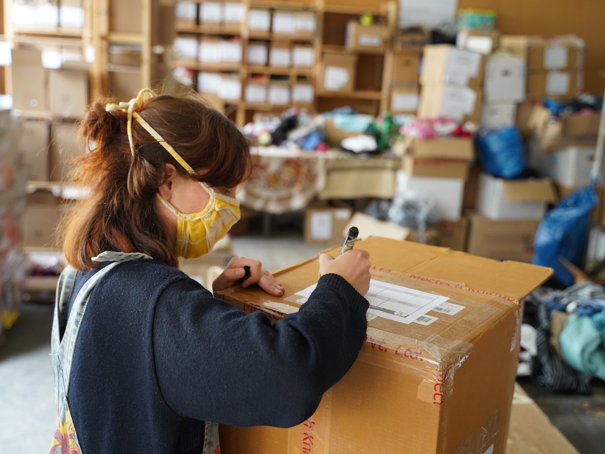 Bei HERMINE wurden 15.000 Paar Schuhe sortiert und verschickt. Foto: HERMINE e.V.
