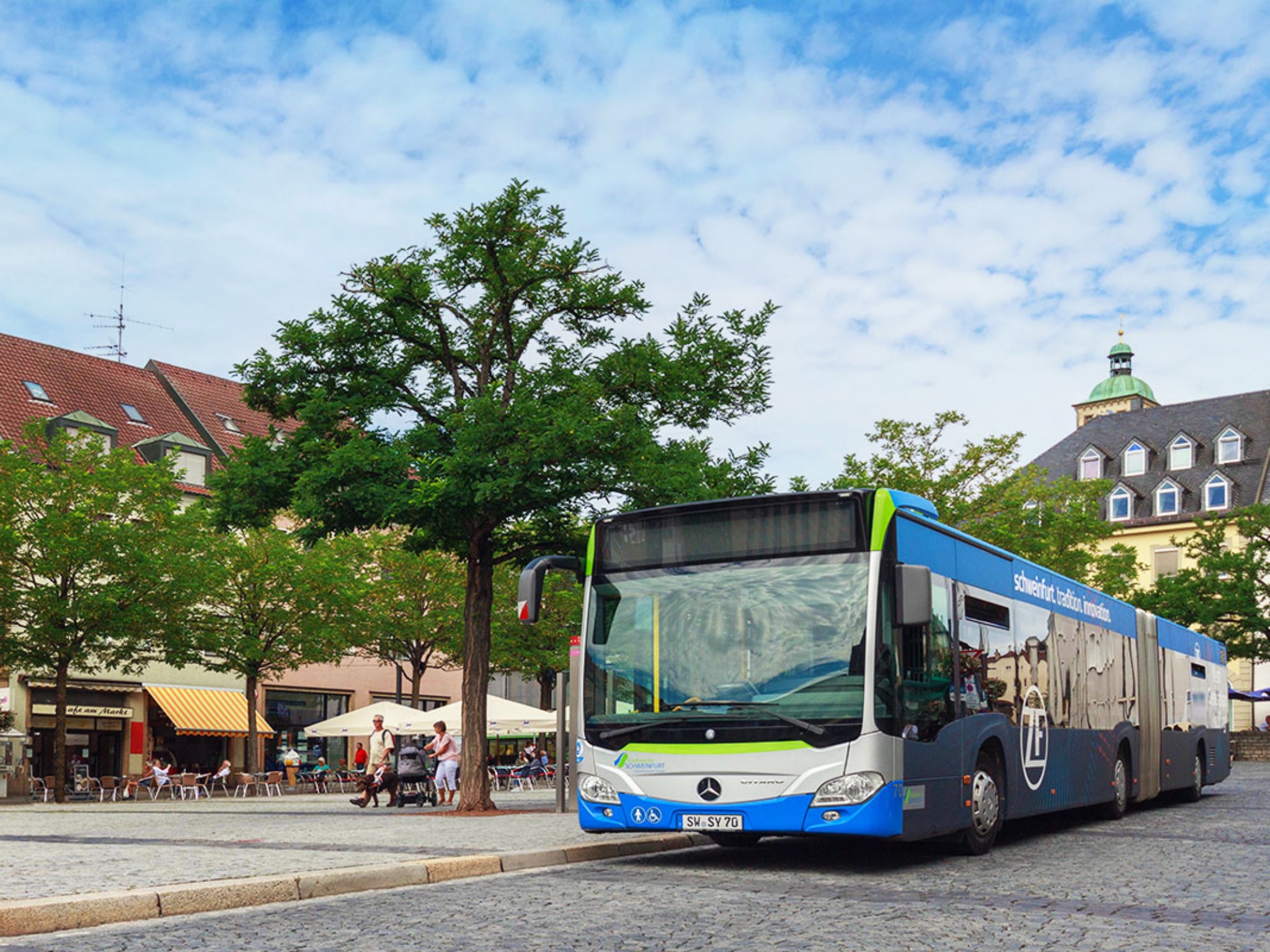 Stadtbus_Marktplatz_SW Stadtbus am Marktplatz in Schweinfurt. Foto: Stadtwerke Schweinfurt GmbH
