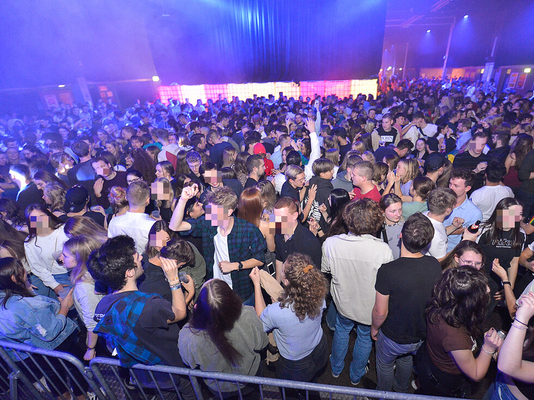 _DSC7995 Feier / Disco / Party / Posthalle