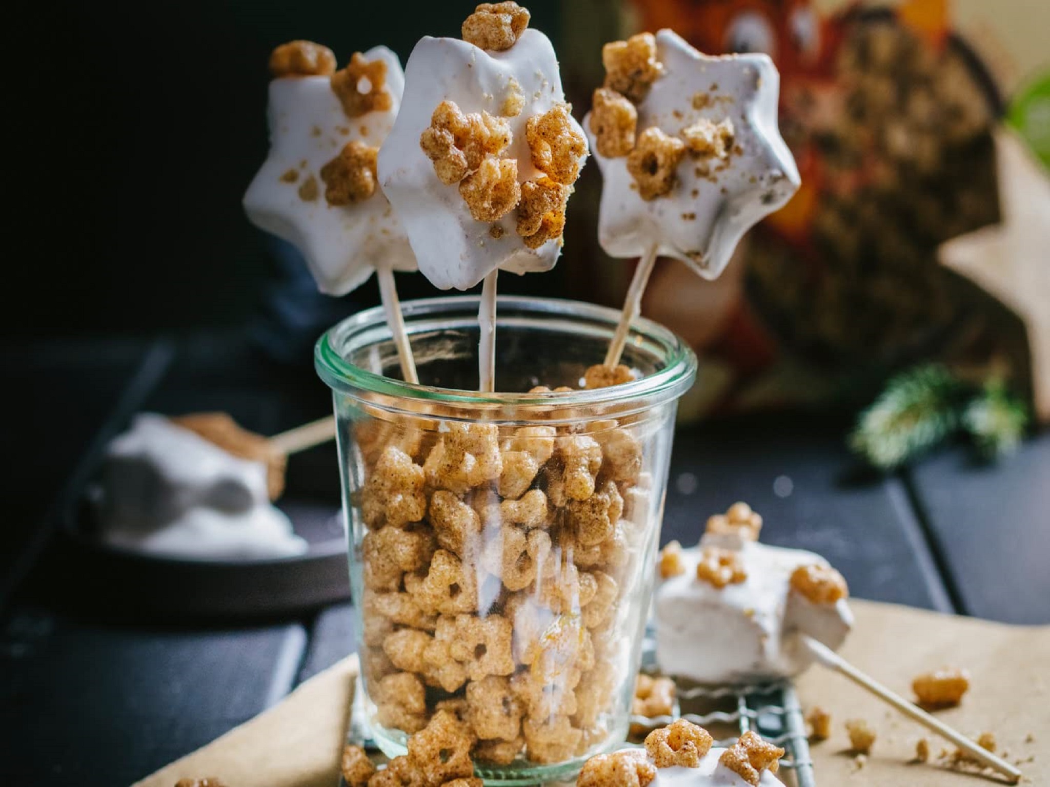 Leckere Cake Pops zum Selberbacken. Foto: Amazon.de